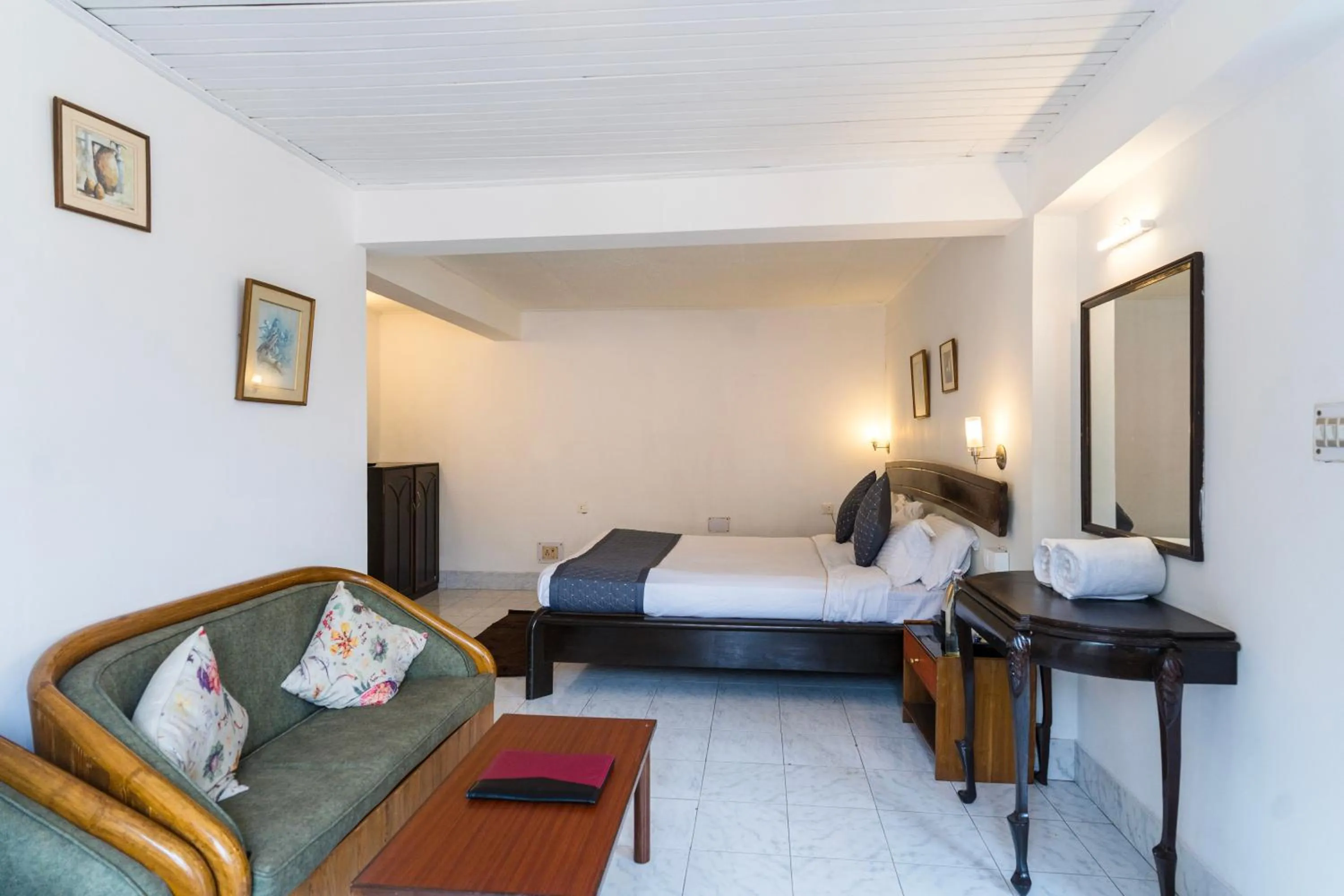 Bed in Sharolyn Boutique Hotel