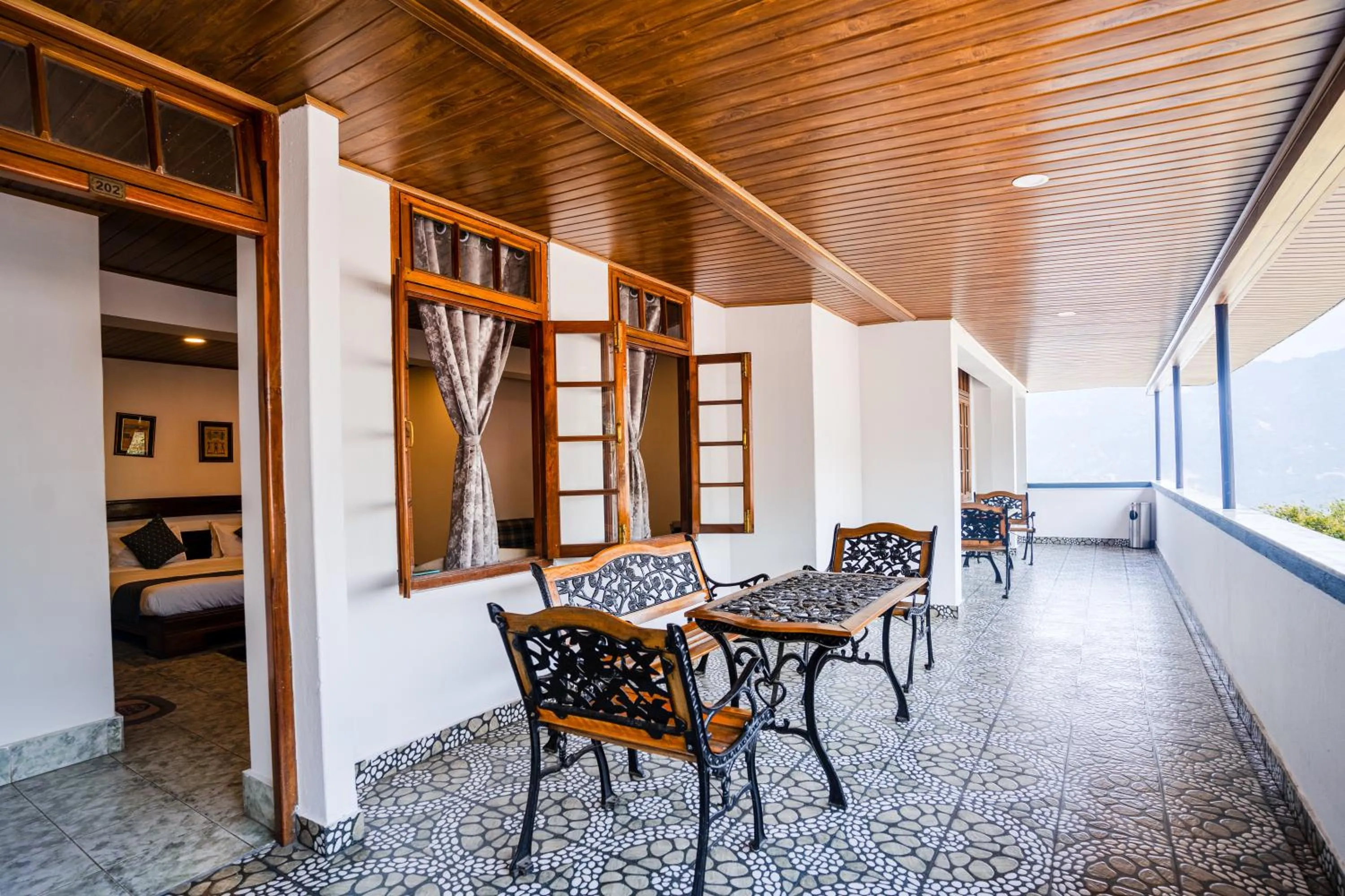 Property building in Sharolyn Boutique Hotel