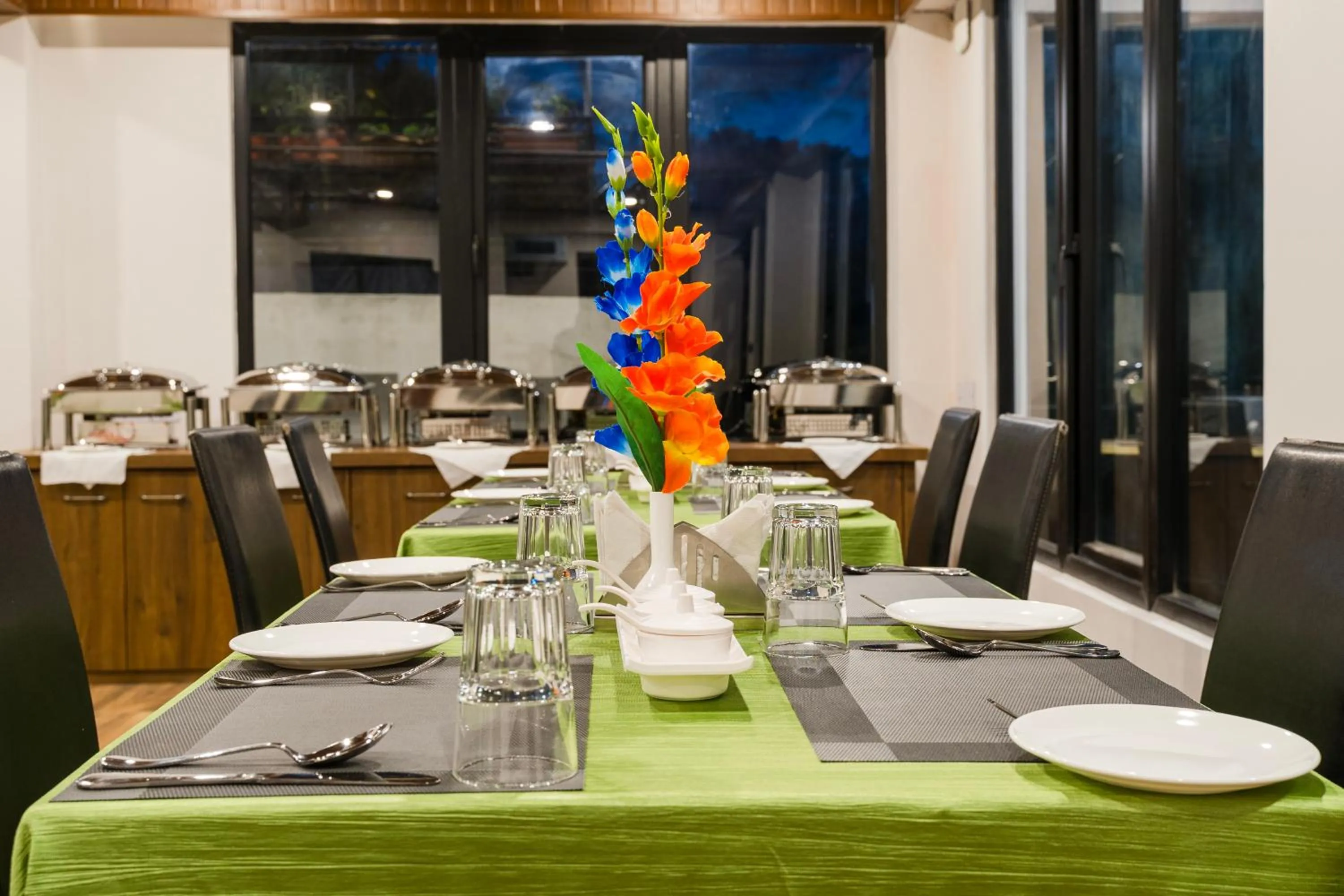 Restaurant/places to eat in Sharolyn Boutique Hotel