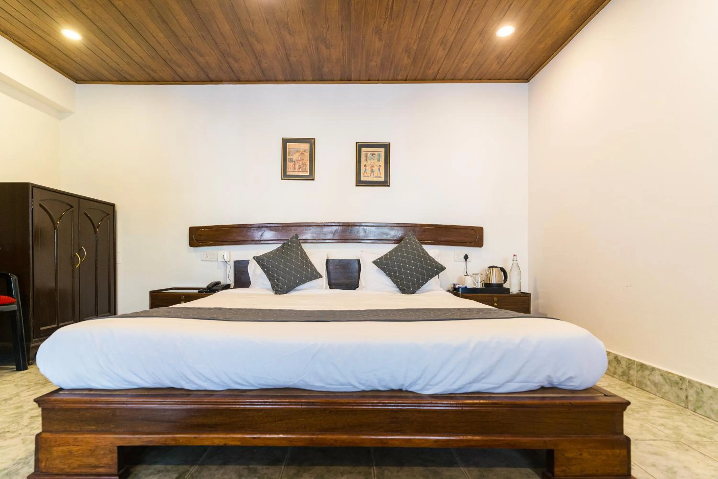 Bed in Sharolyn Boutique Hotel