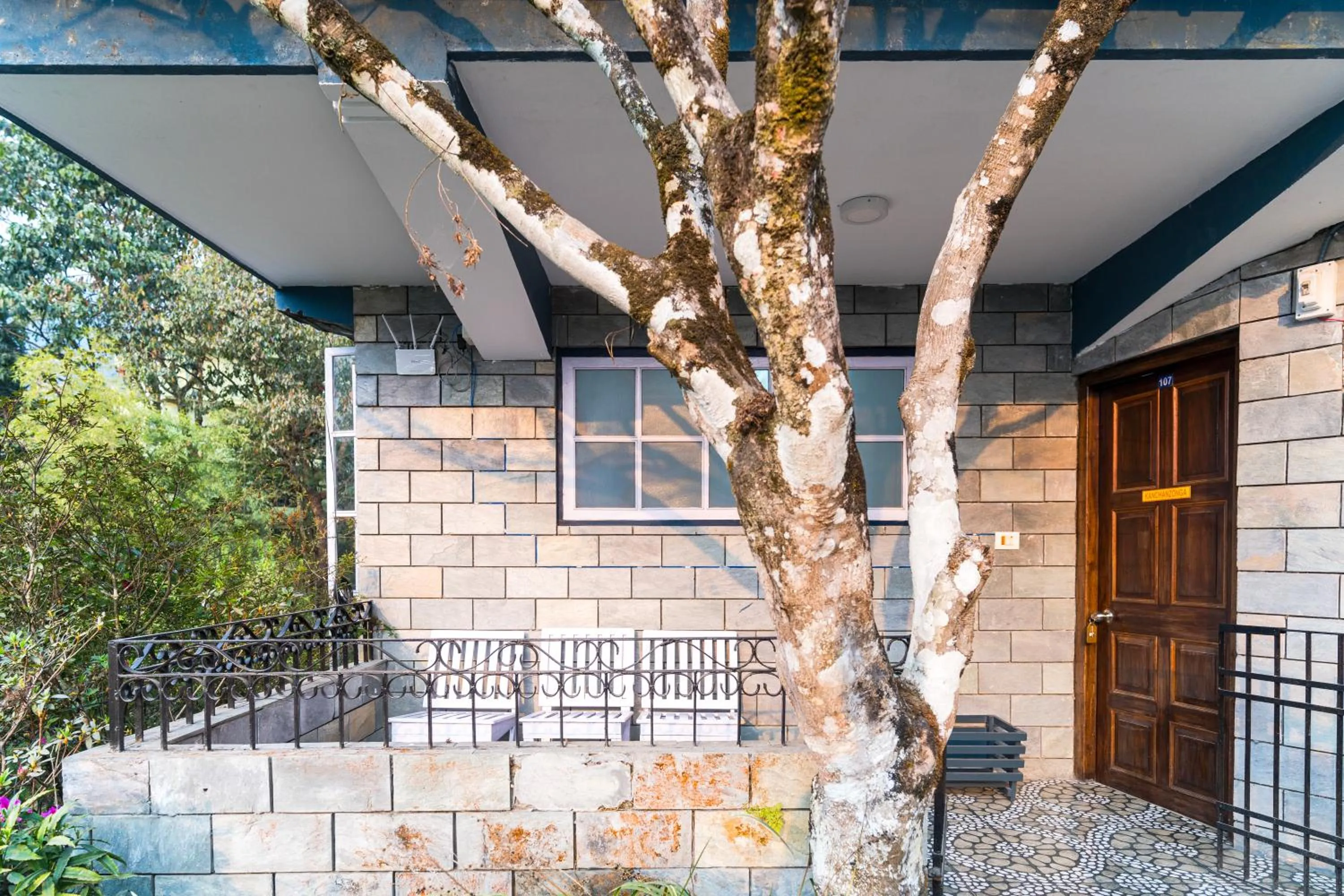 Day in Sharolyn Boutique Hotel