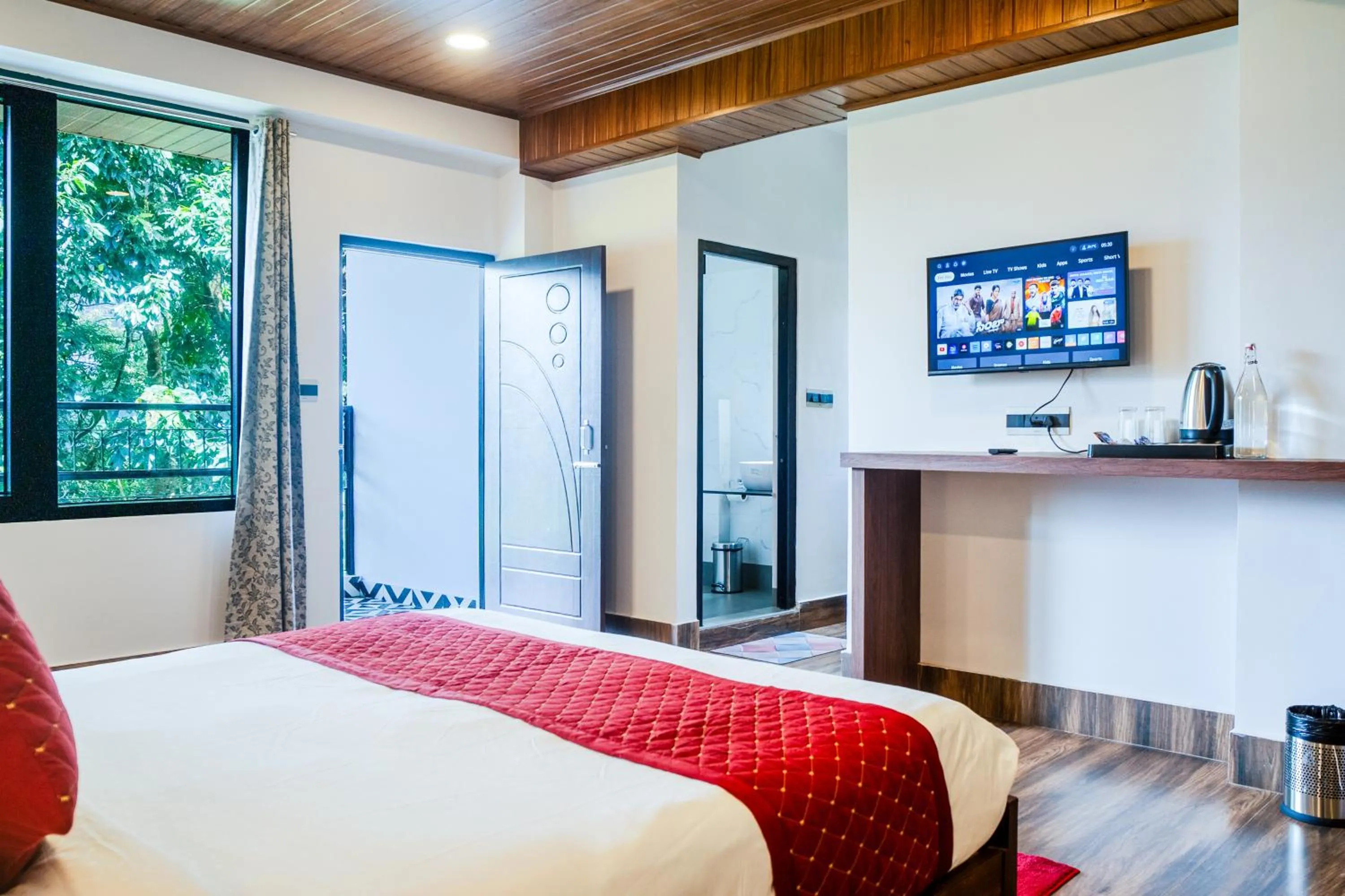 Bed in Sharolyn Boutique Hotel