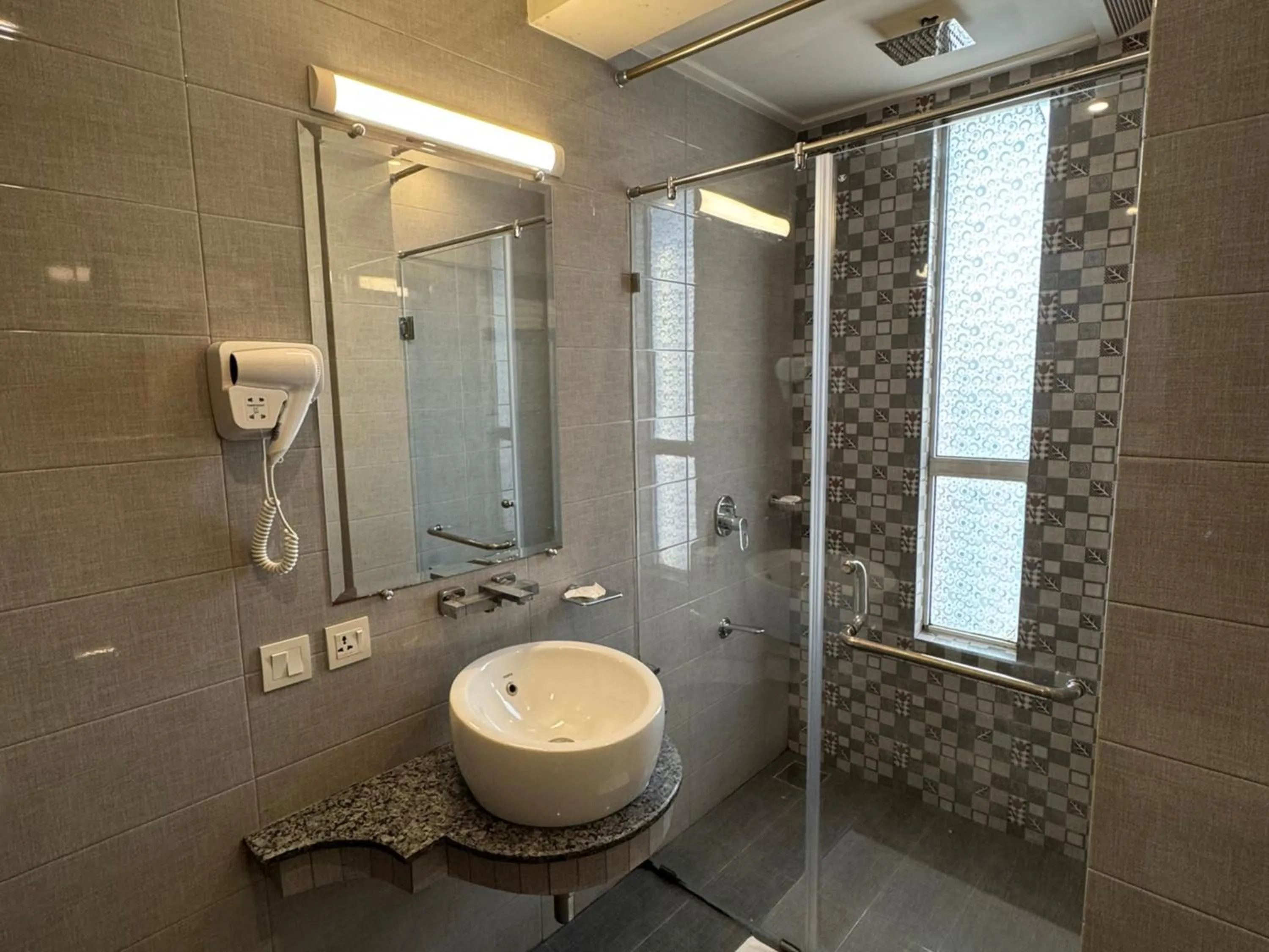 Shower in Sintra Hotel