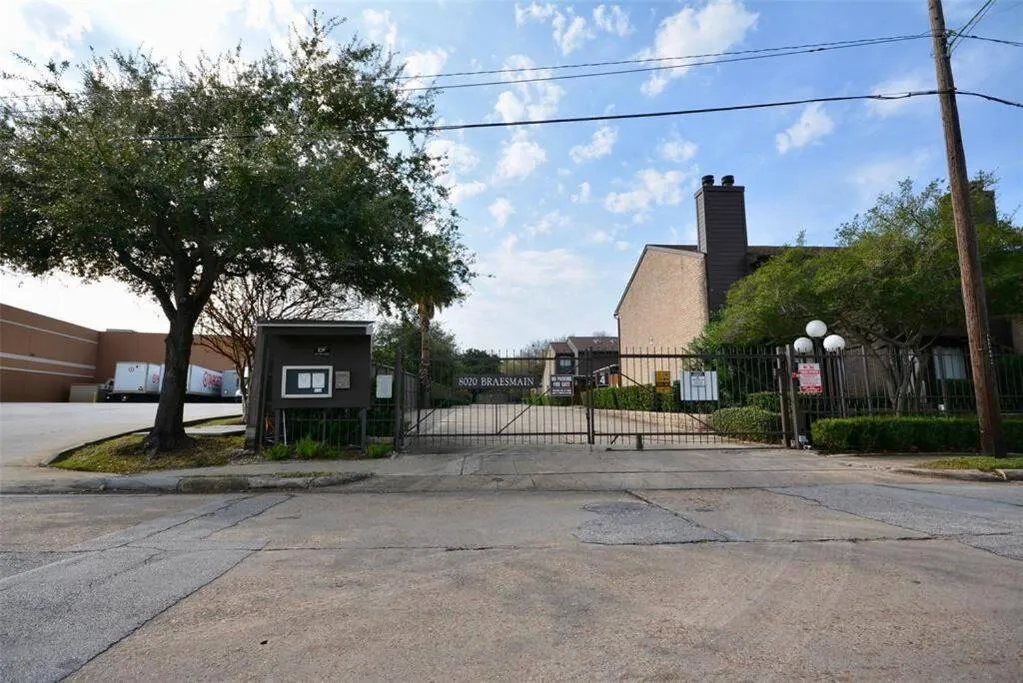 Houston-Med Center NRG Area 2B-2B All Inclusive