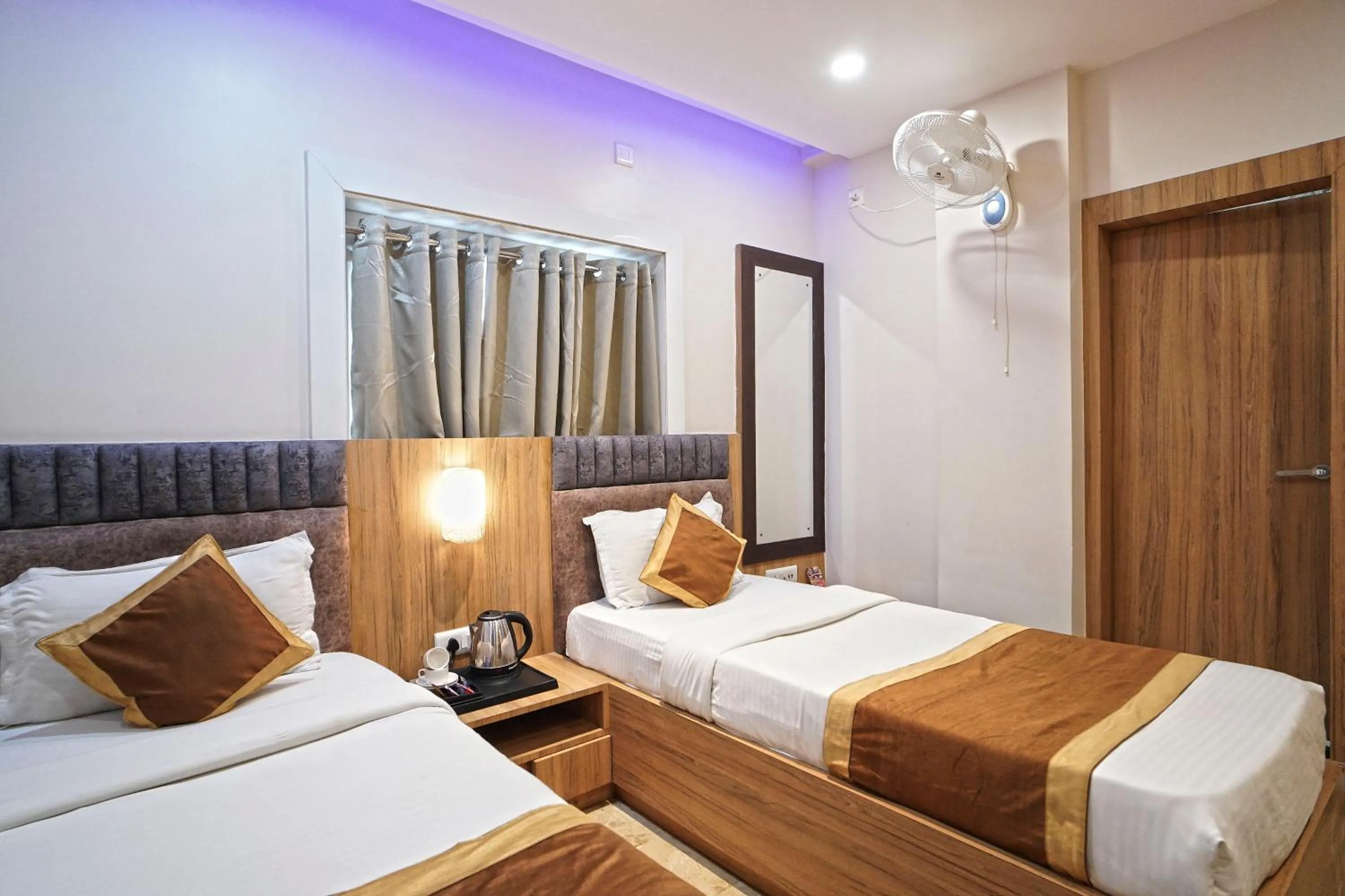 Bed in Hotel Ekta International !! 300 Mts From BABA BAIDYANATH DHAM TEMPLE !!
