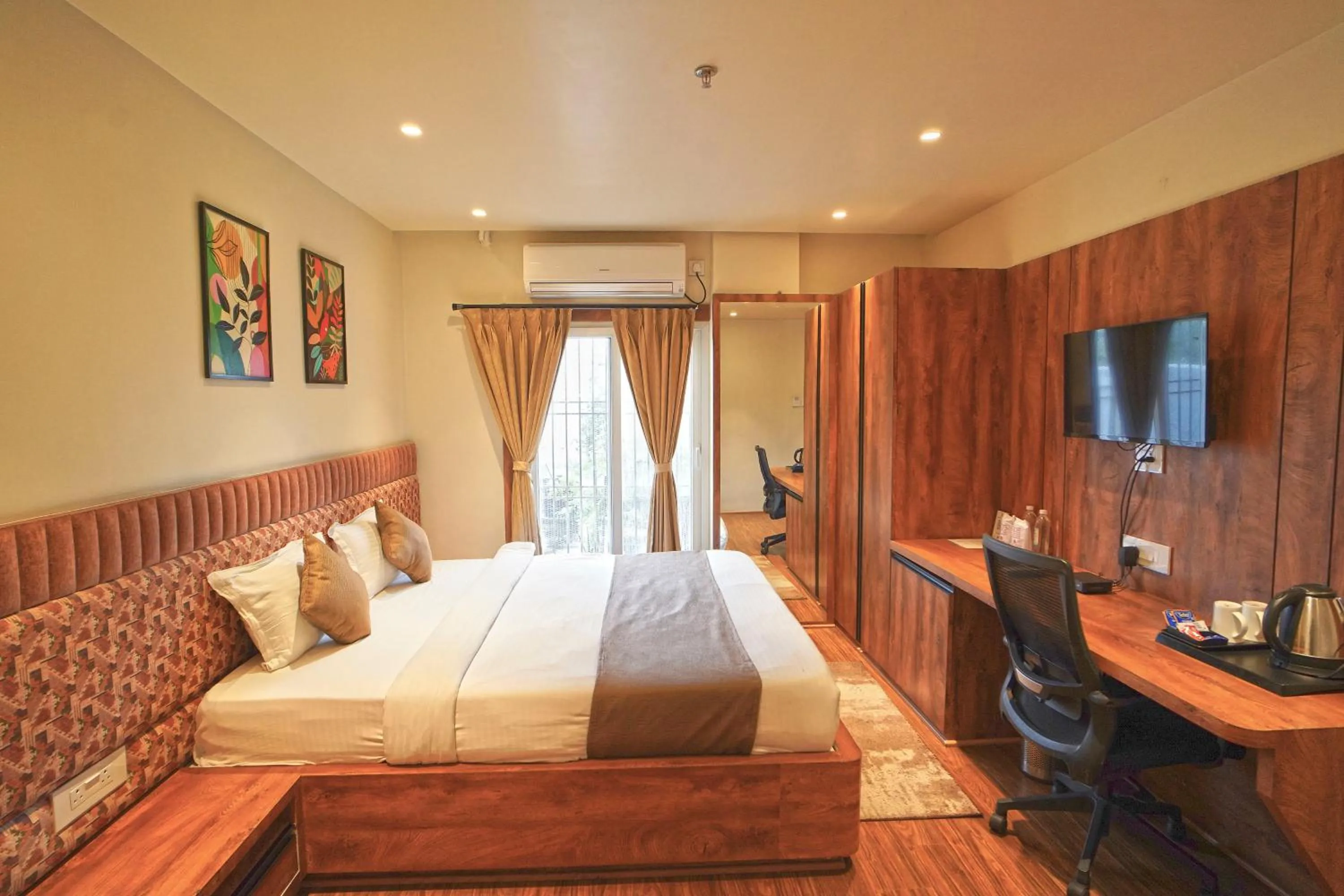 Bed in Hotel Ekta International !! 300 Mts From BABA BAIDYANATH DHAM TEMPLE !!