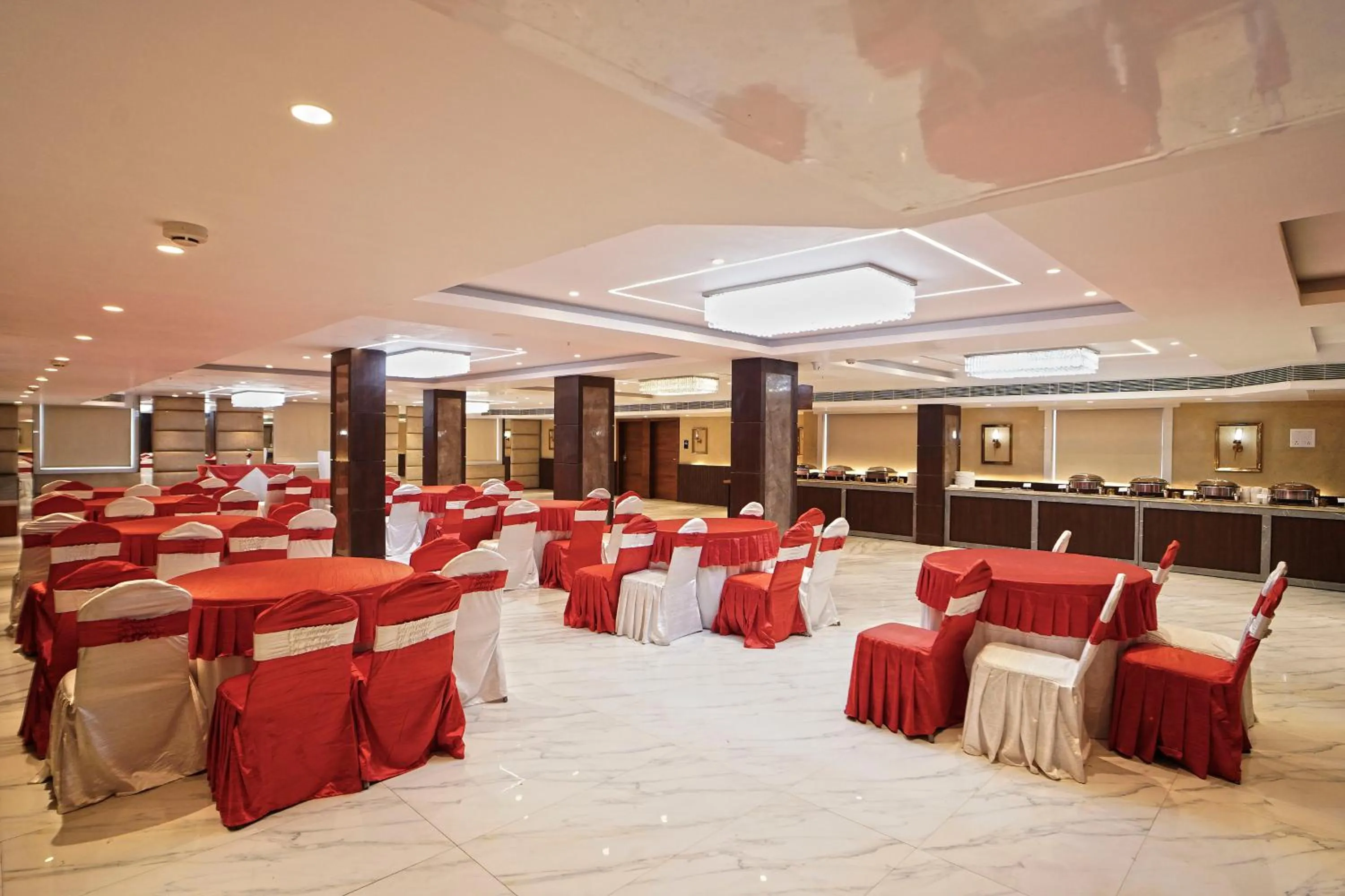 Restaurant/places to eat in Hotel Ekta International !! 300 Mts From BABA BAIDYANATH DHAM TEMPLE !!