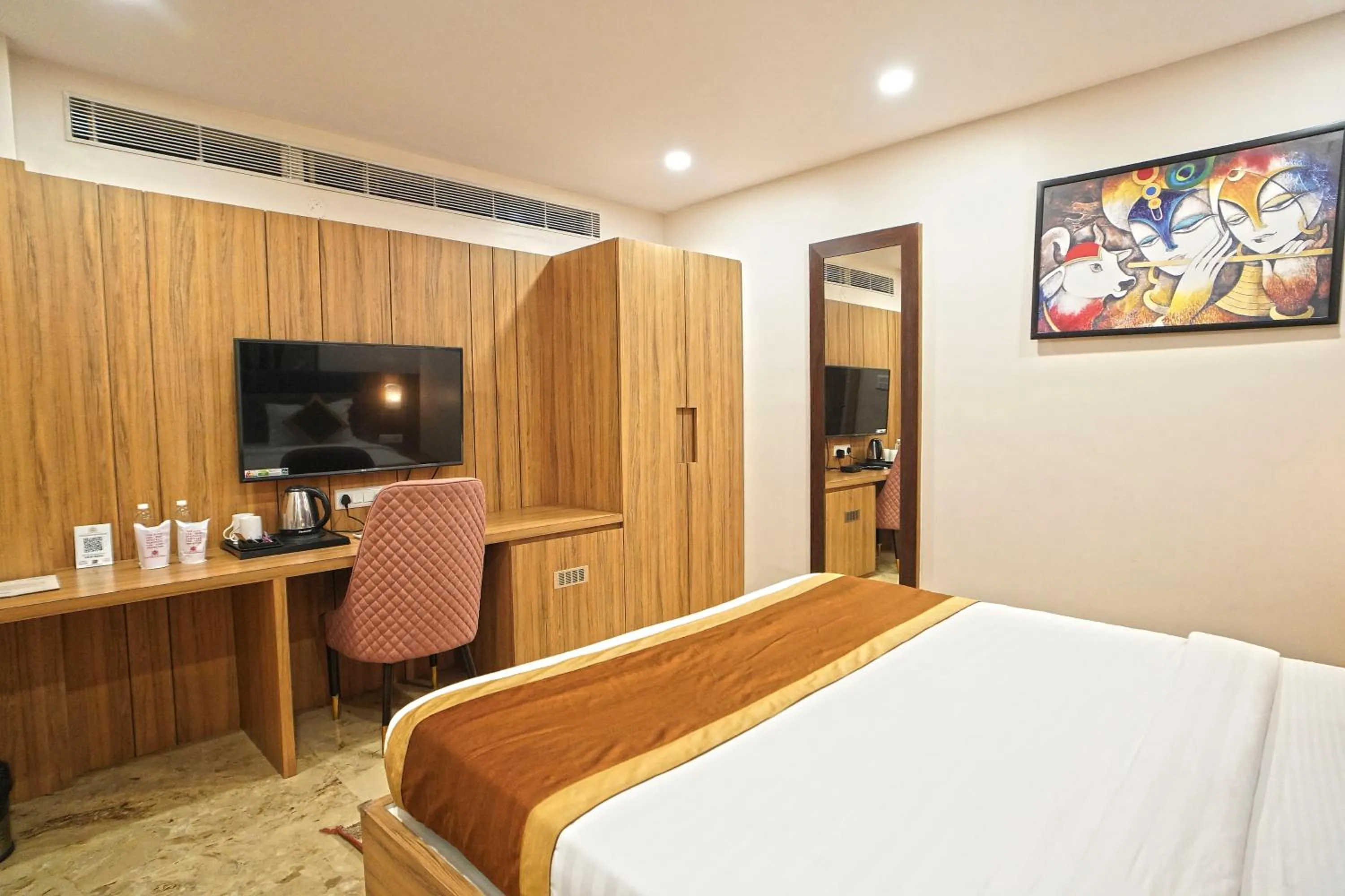 Bed in Hotel Ekta International !! 300 Mts From BABA BAIDYANATH DHAM TEMPLE !!