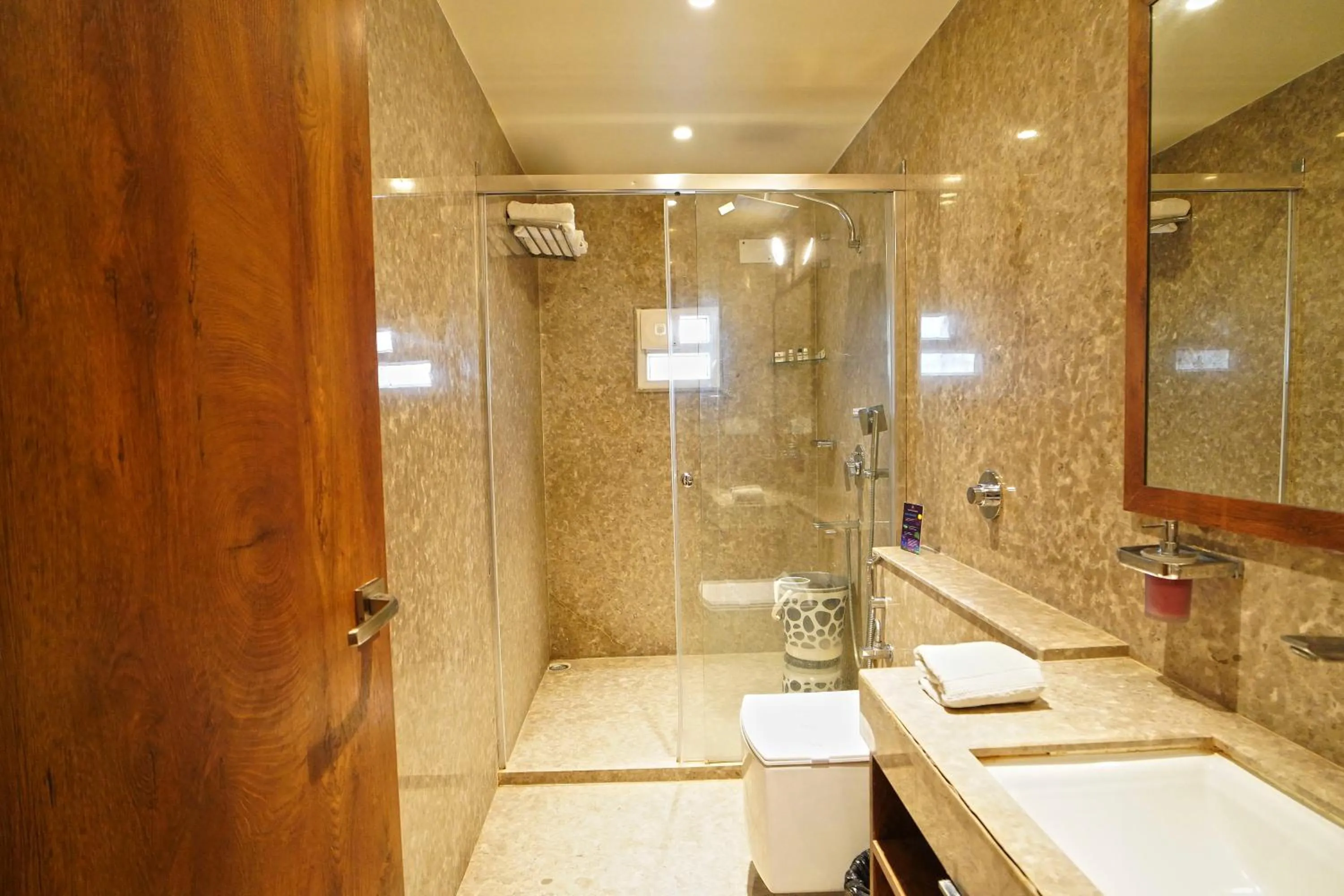 Shower in Hotel Ekta International !! 300 Mts From BABA BAIDYANATH DHAM TEMPLE !!