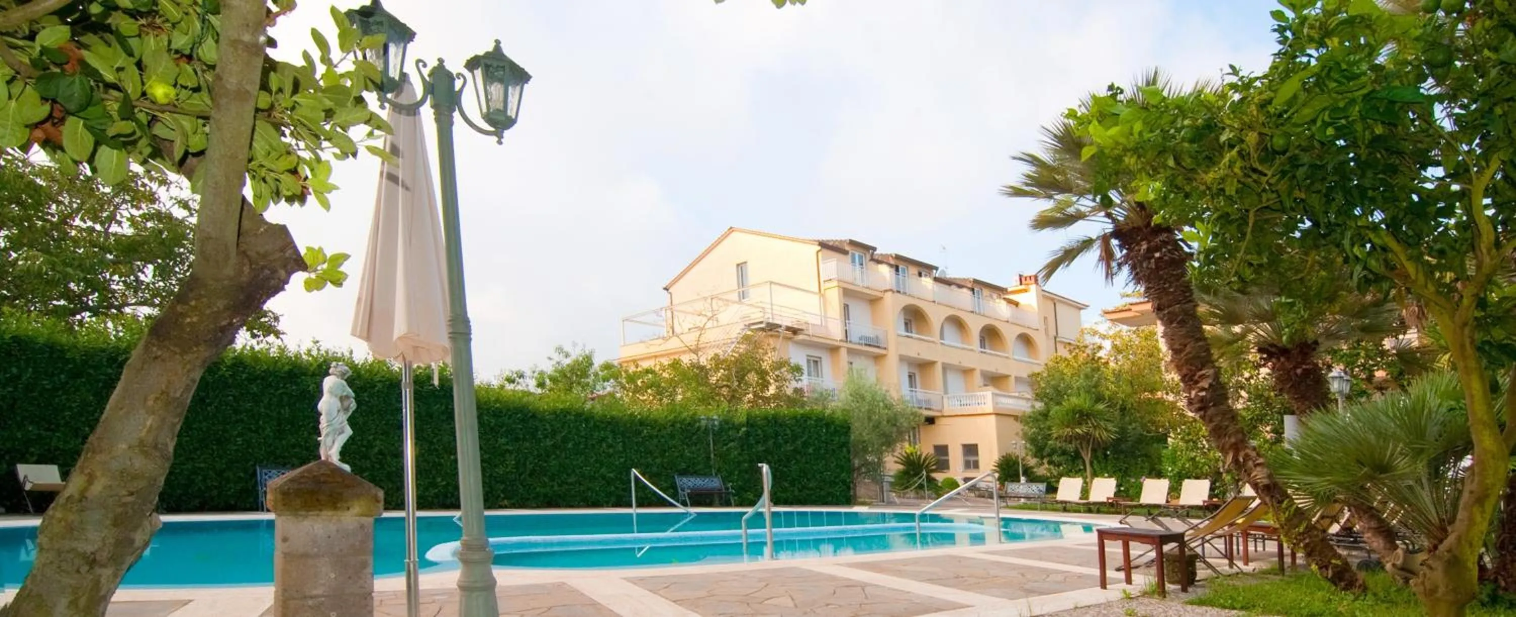 Swimming pool in Hotel Sant'Agata