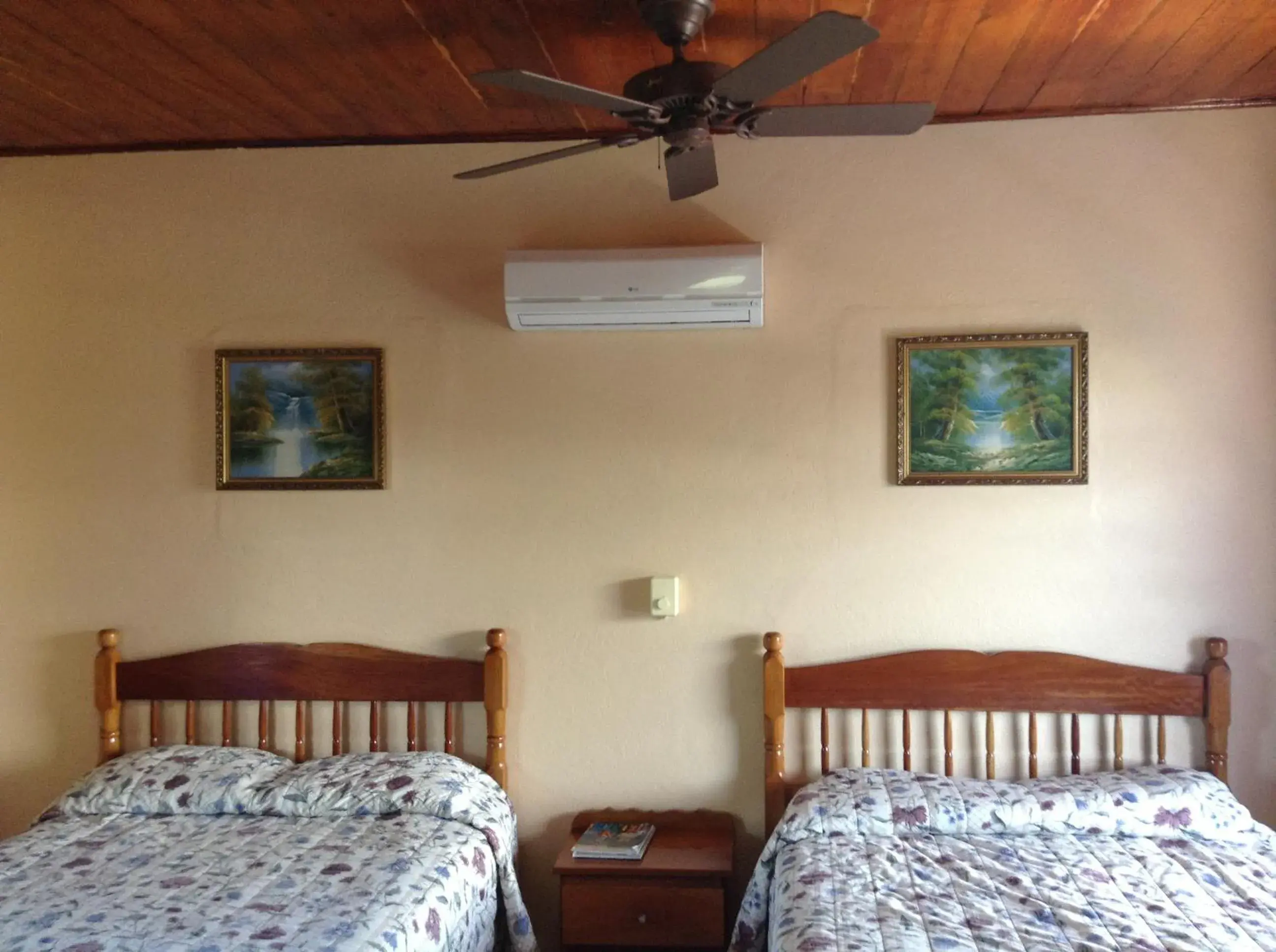 Double Room in Anchorage Beach Resort Caye Caulker Double Room in Anchorage Beach Resort Caye Caulker