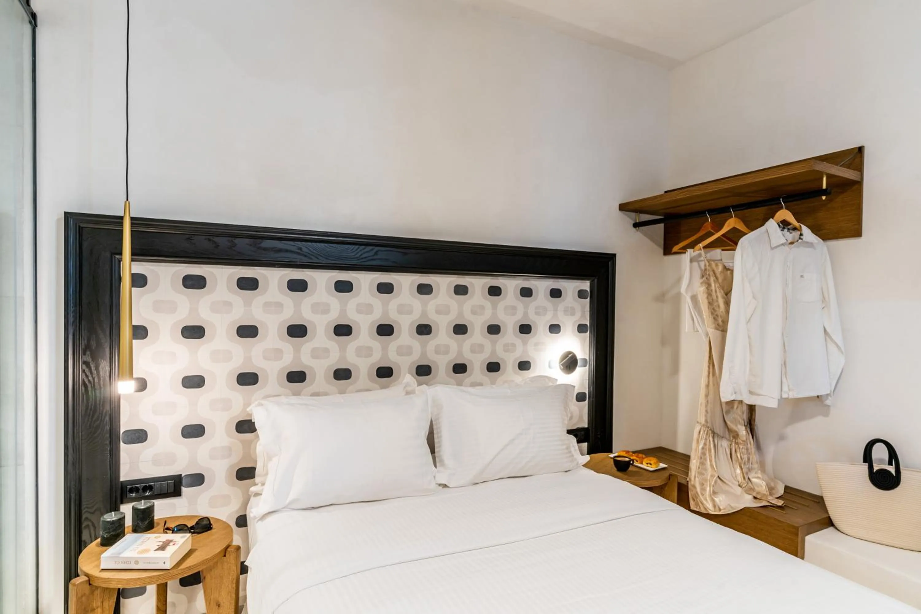 Bedroom, Bed in Amer Suites