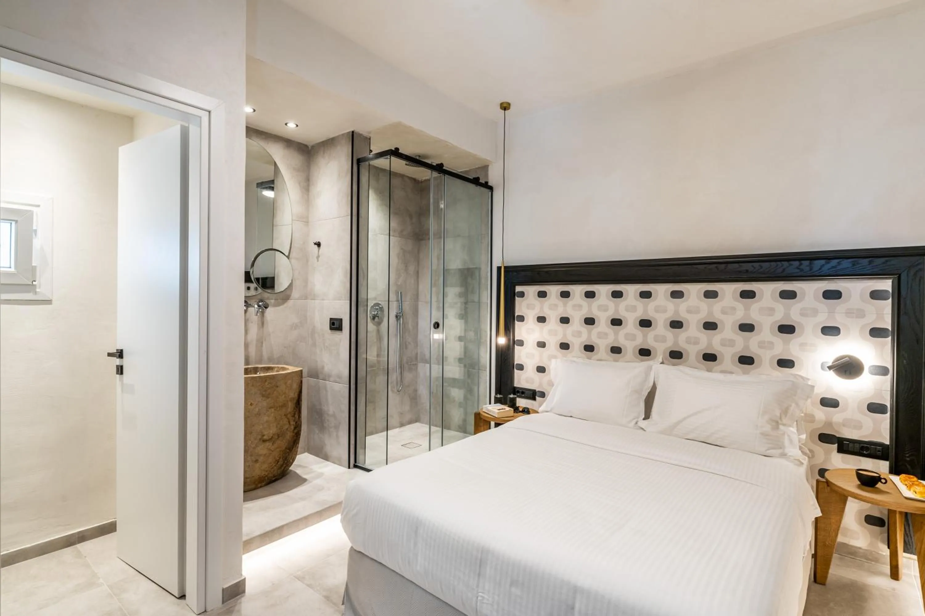 Bedroom, Bed in Amer Suites