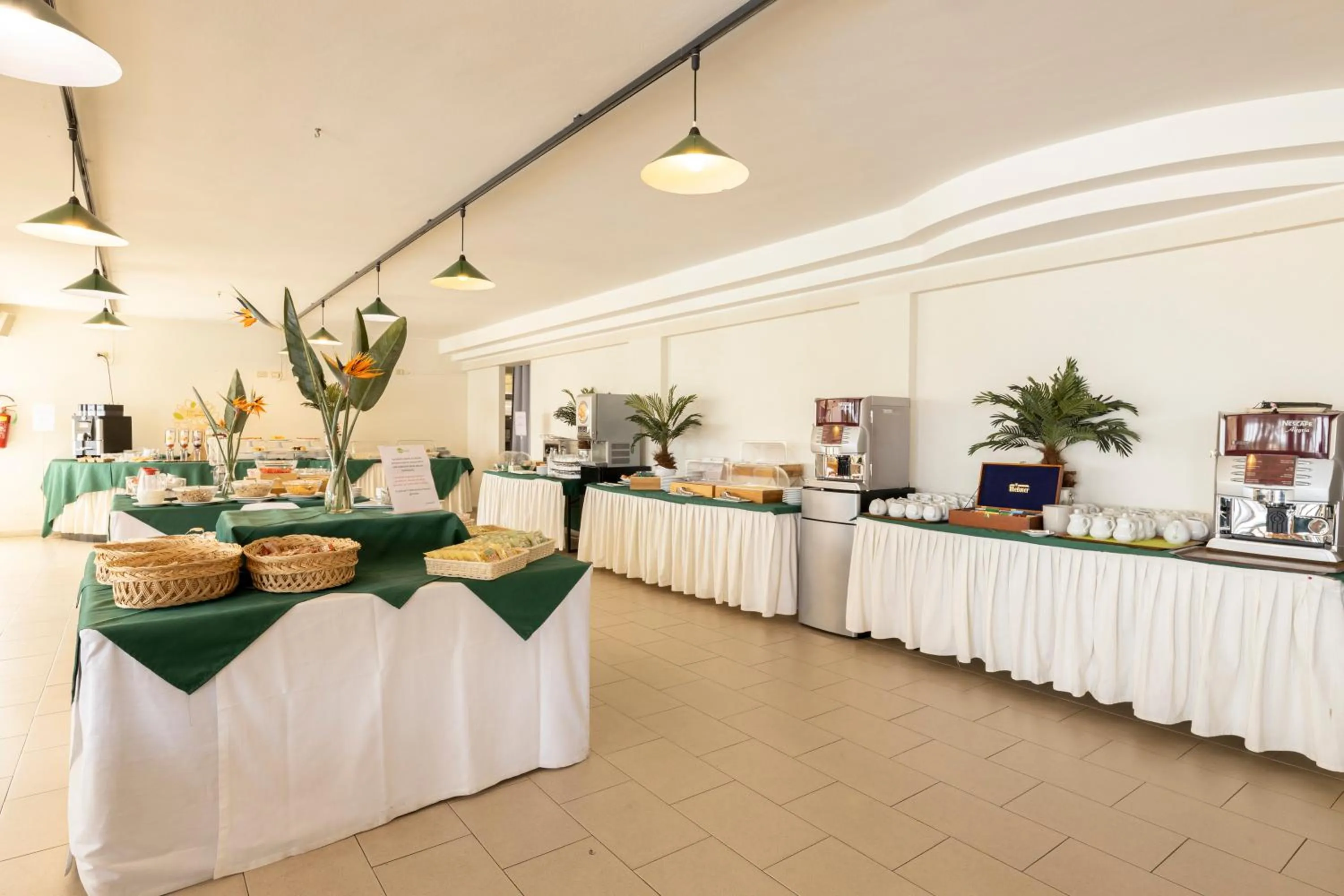 Restaurant/places to eat in Hotel Residence Isola Verde