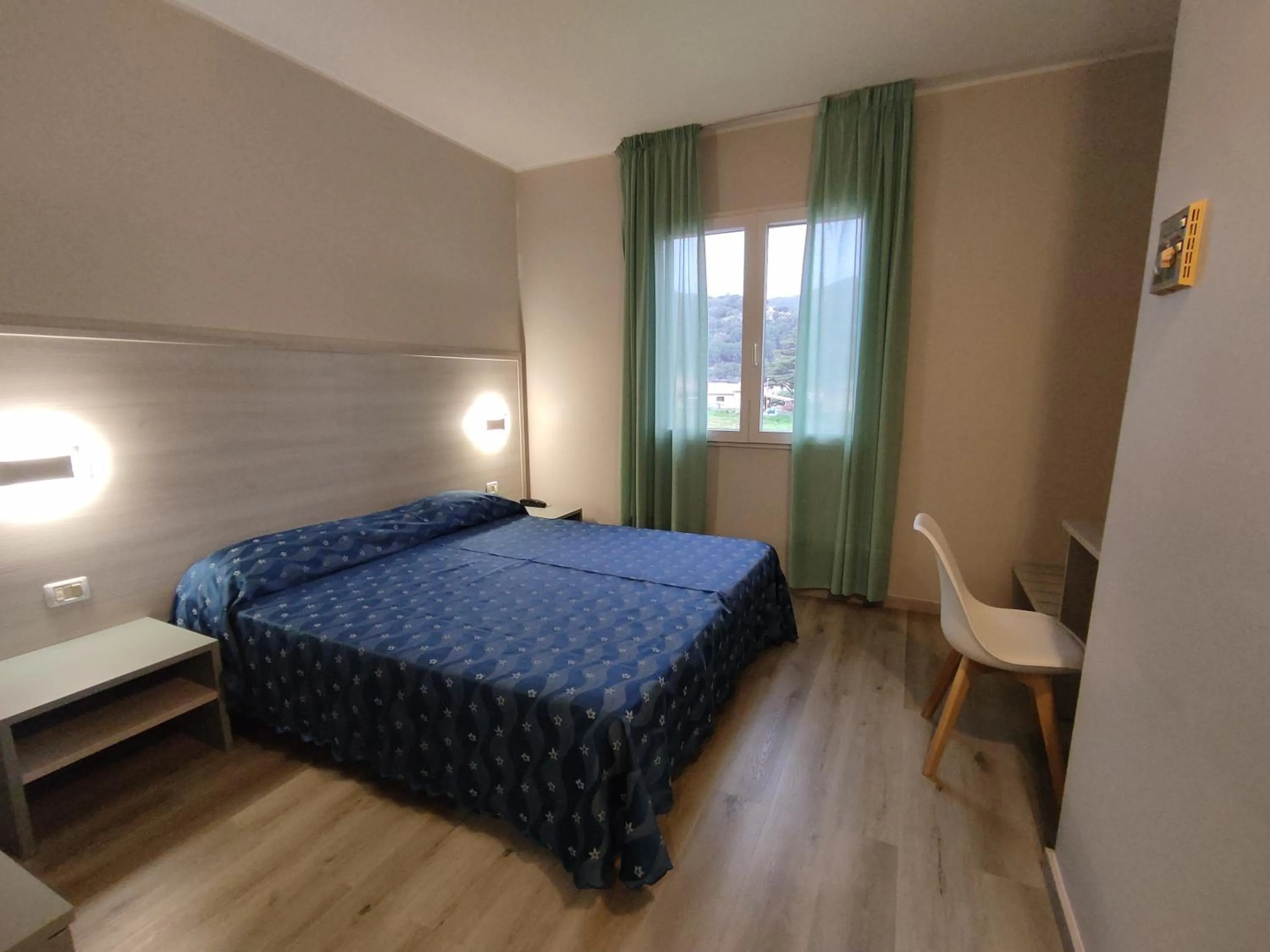 Photo of the whole room, Bed in Hotel Residence Isola Verde