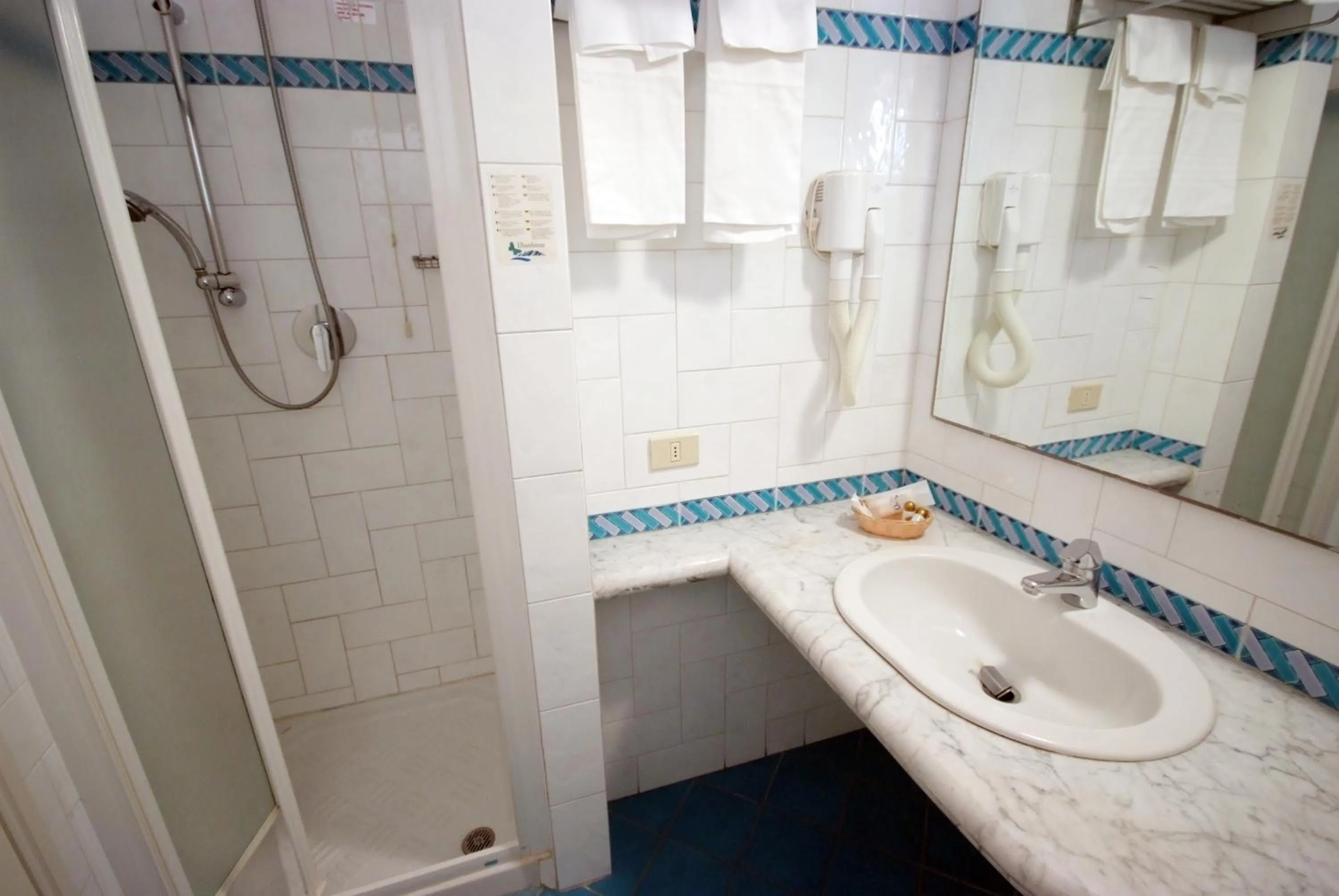Bathroom in Hotel Residence Isola Verde