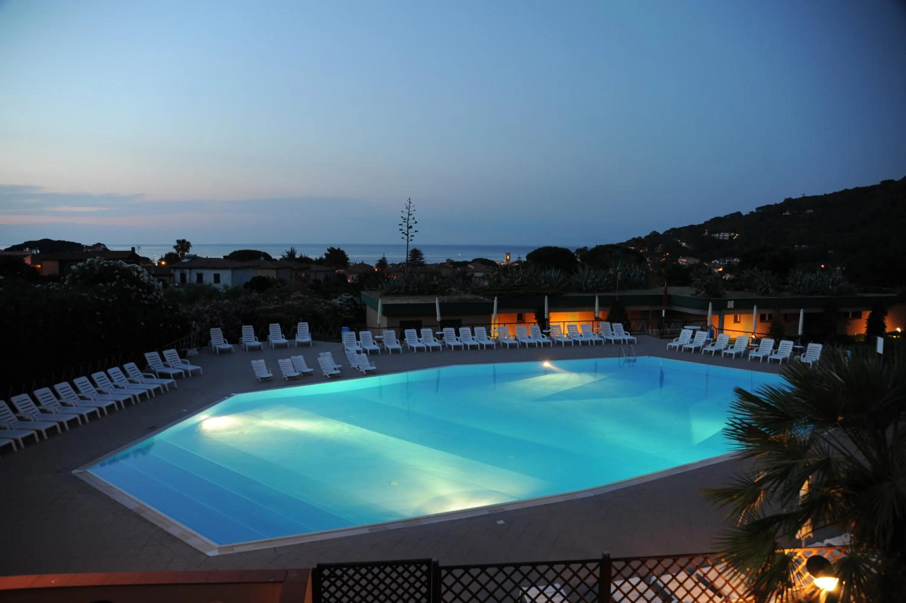 Swimming pool in Hotel Residence Isola Verde