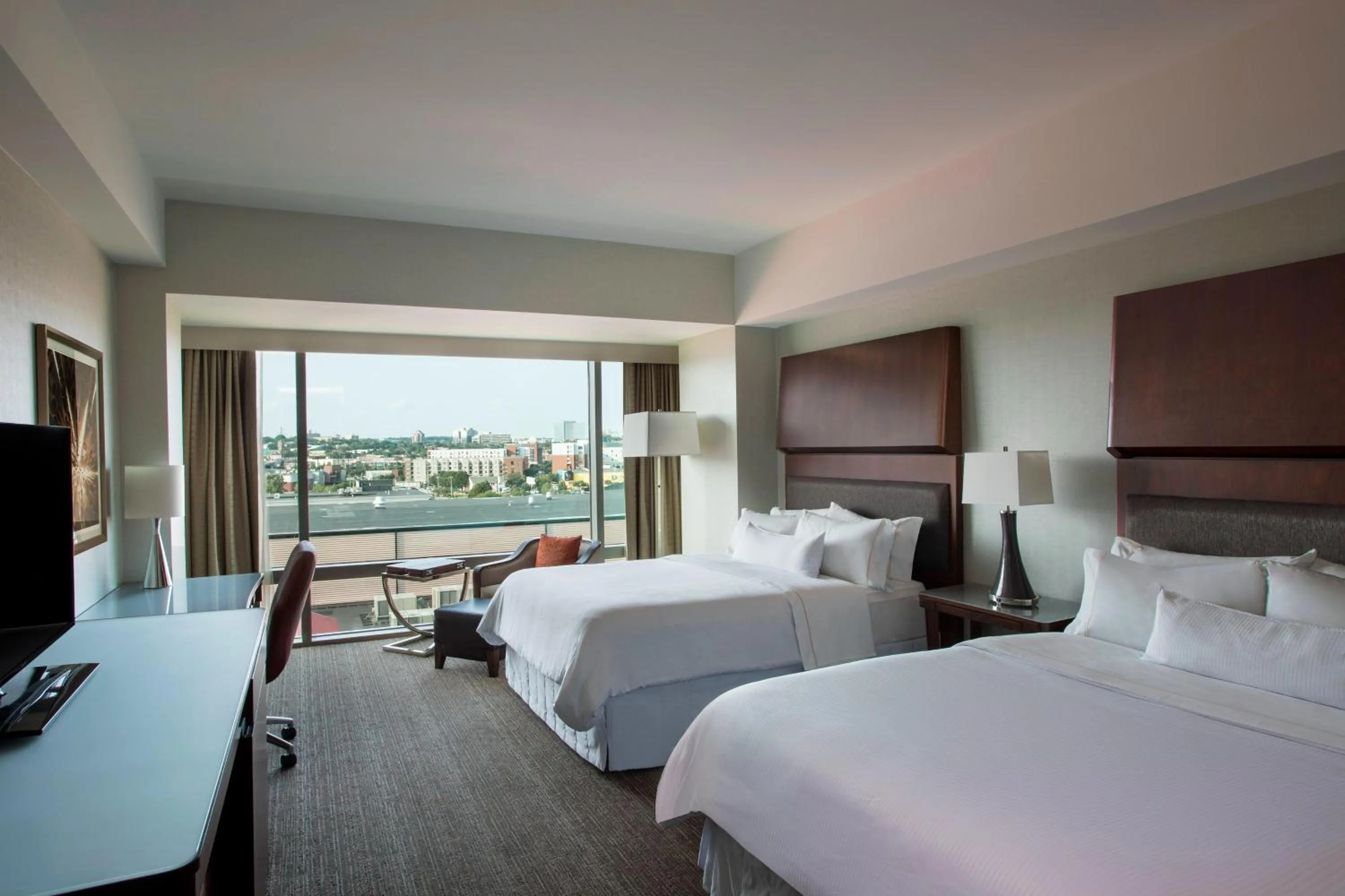 Photo of the whole room, Bed in The Westin Wilmington