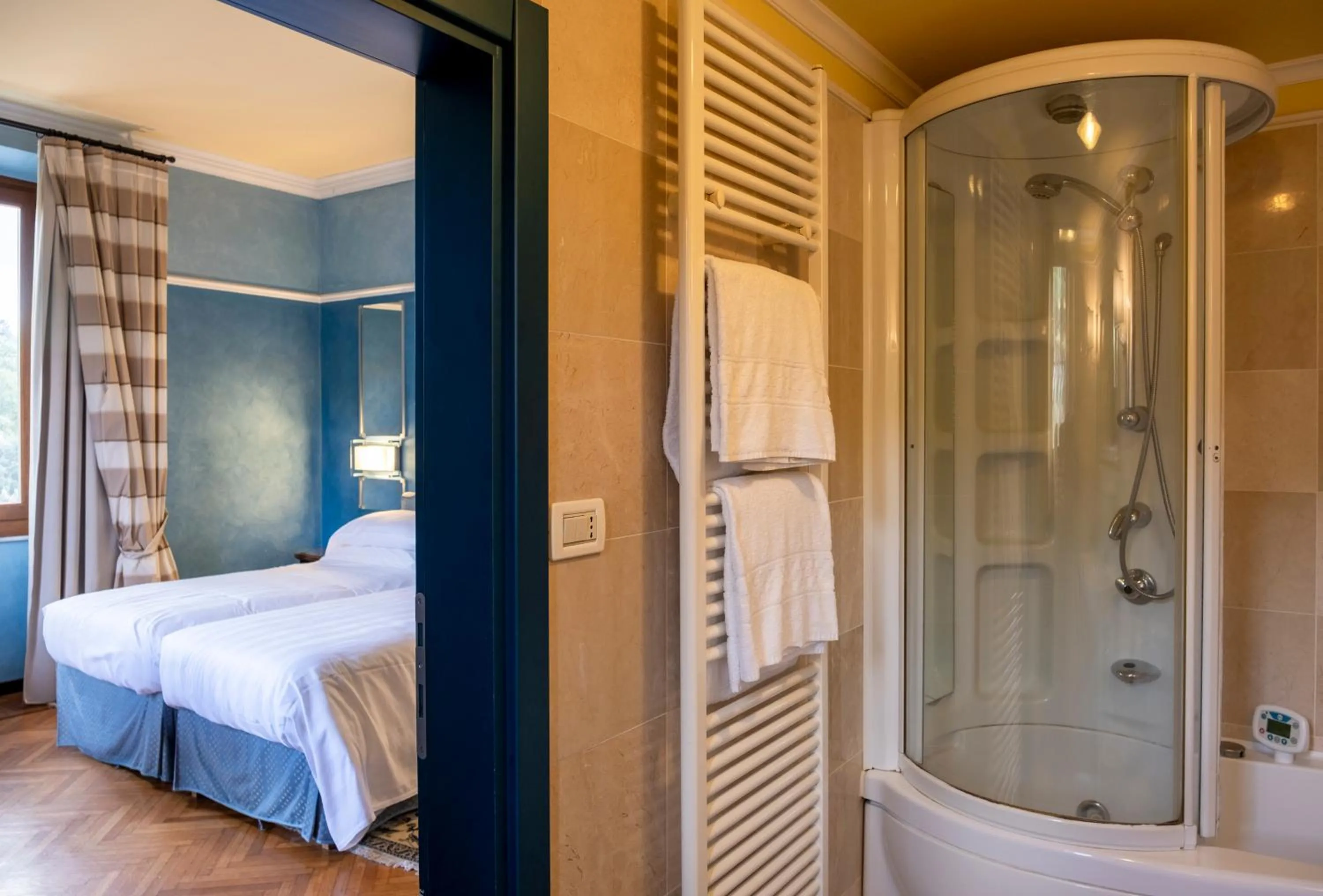 Bathroom, Bed in Grand Hotel Bellavista Palace & Golf