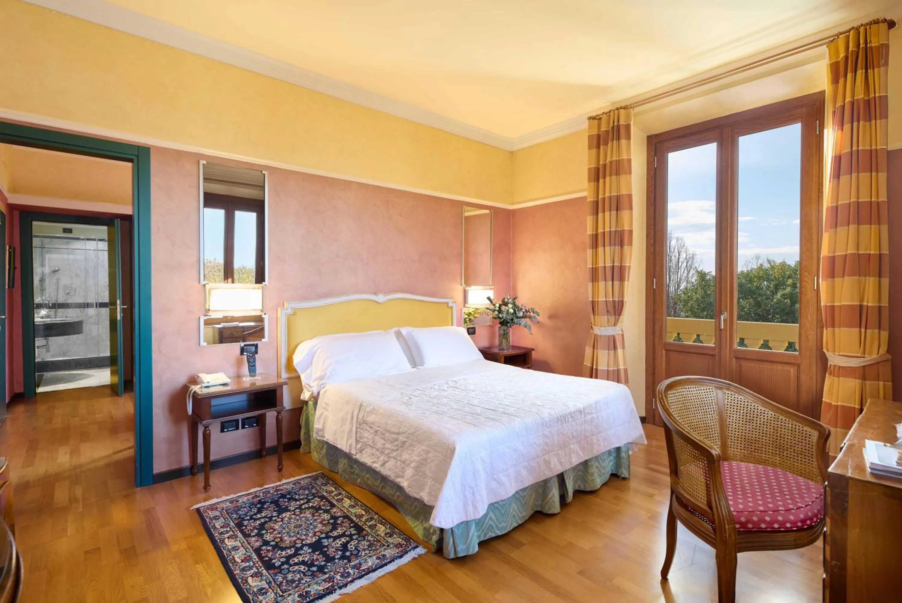Photo of the whole room, Bed in Grand Hotel Bellavista Palace & Golf