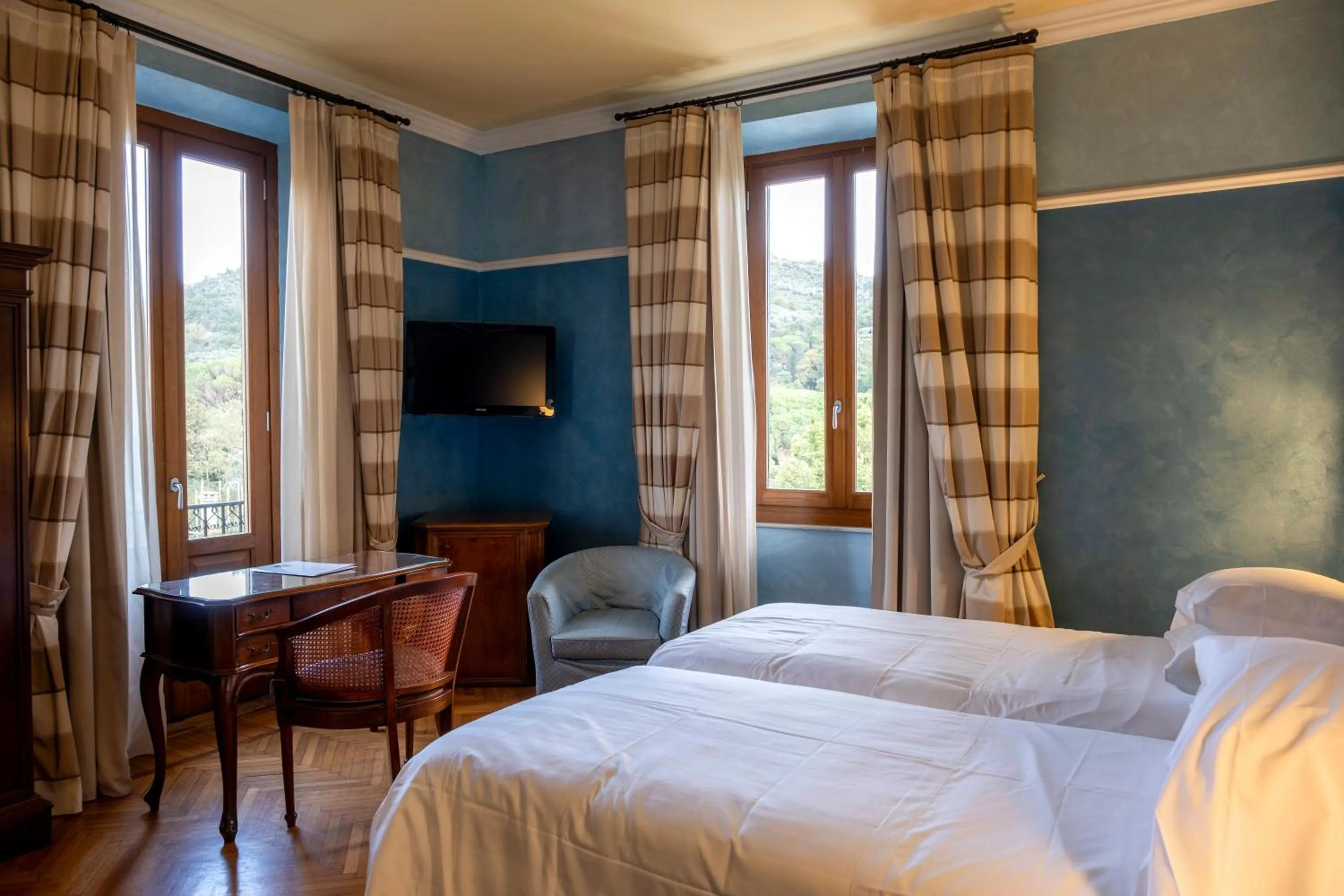 Bedroom, Bed in Grand Hotel Bellavista Palace & Golf