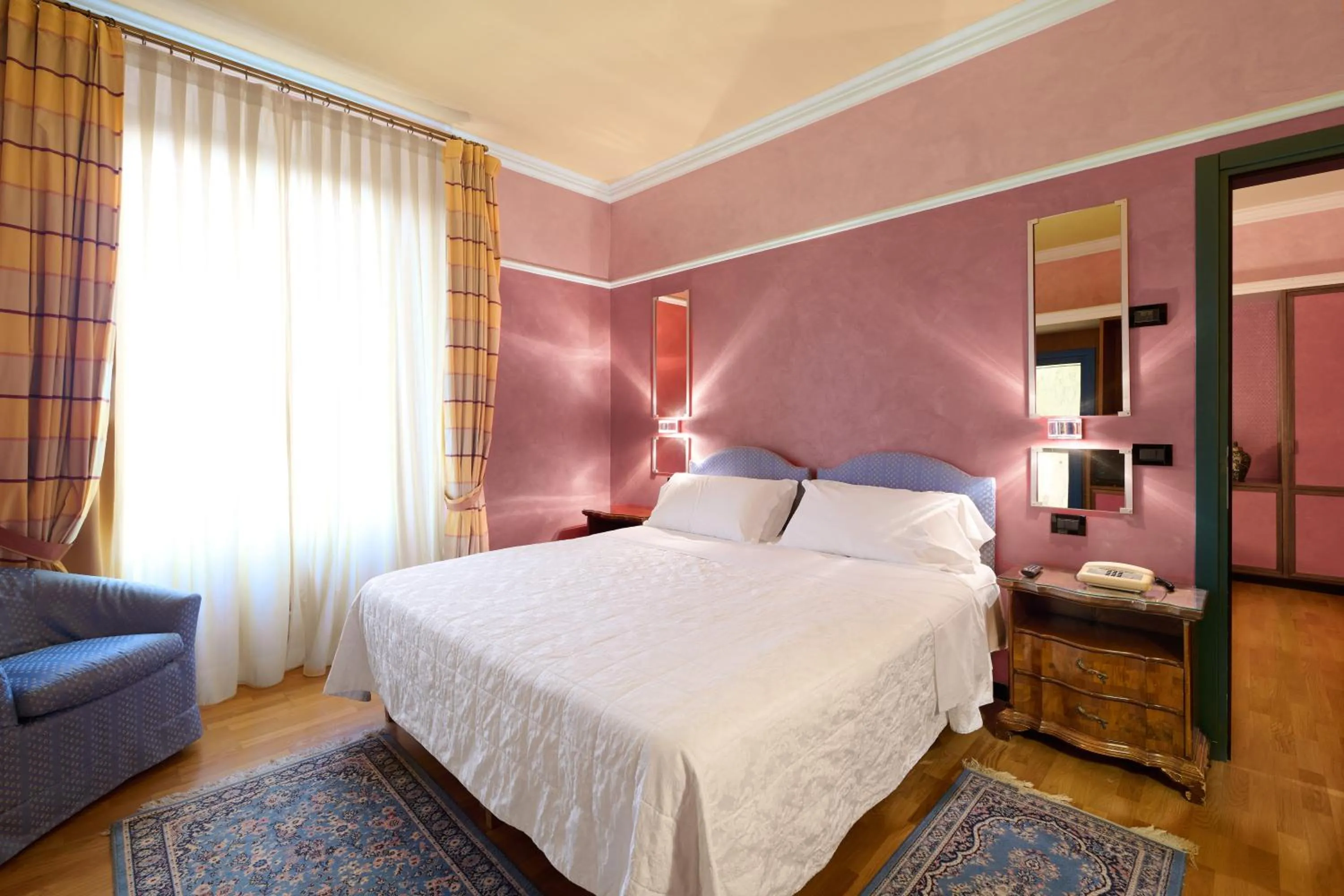 Bedroom, Bed in Grand Hotel Bellavista Palace & Golf