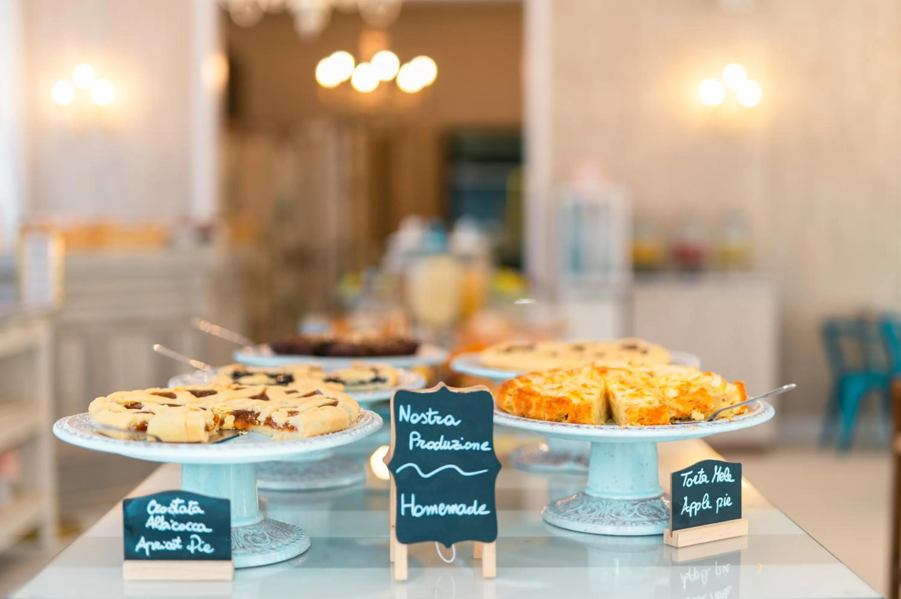 Buffet breakfast in Hotel La Pineta Al Mare