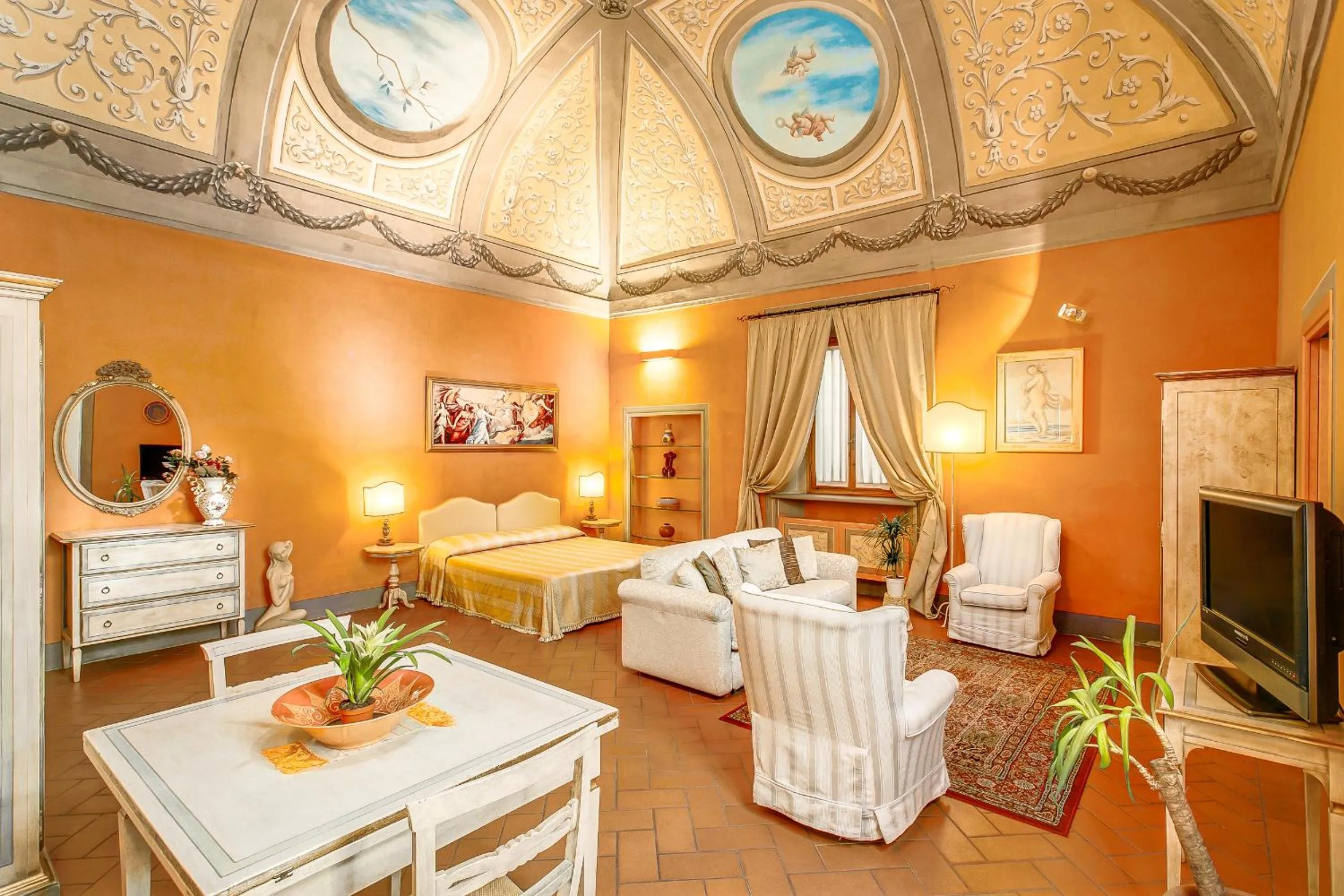 Photo of the whole room in Firenze Suite
