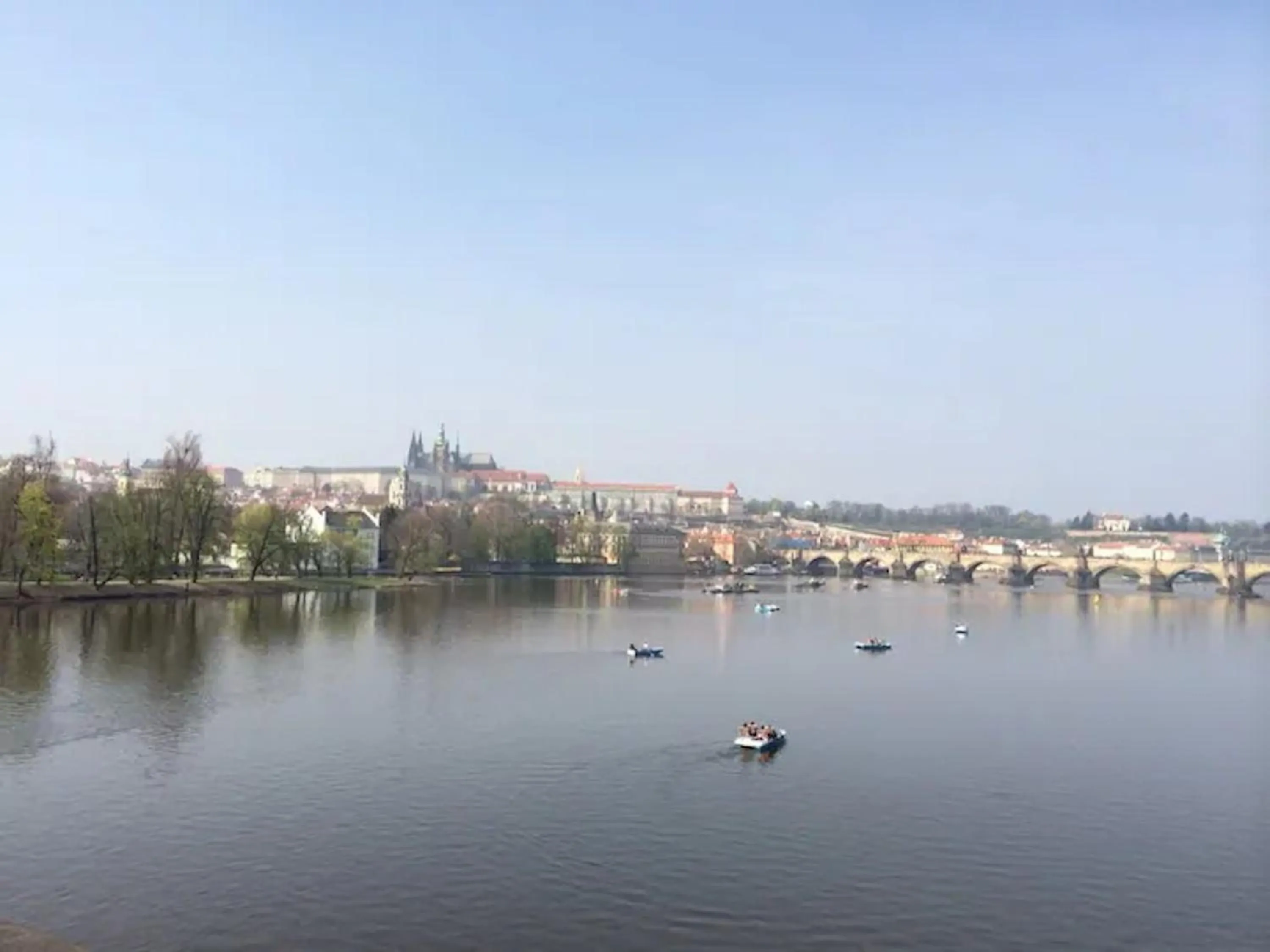 Neighbourhood in Ground Floor Apartment