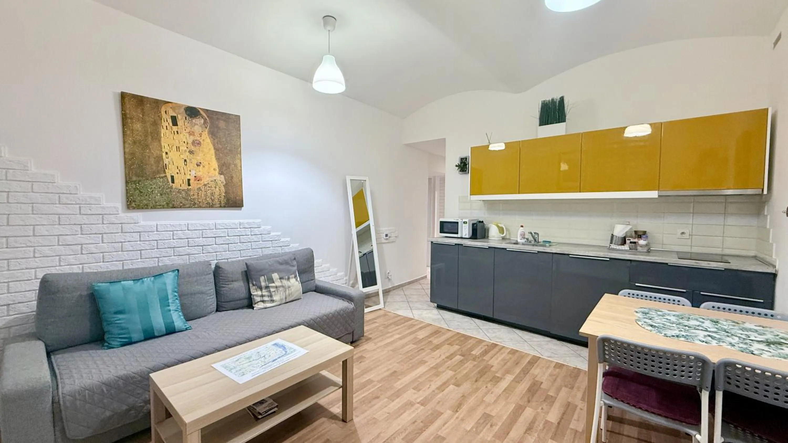 Kitchen or kitchenette in Ground Floor Apartment