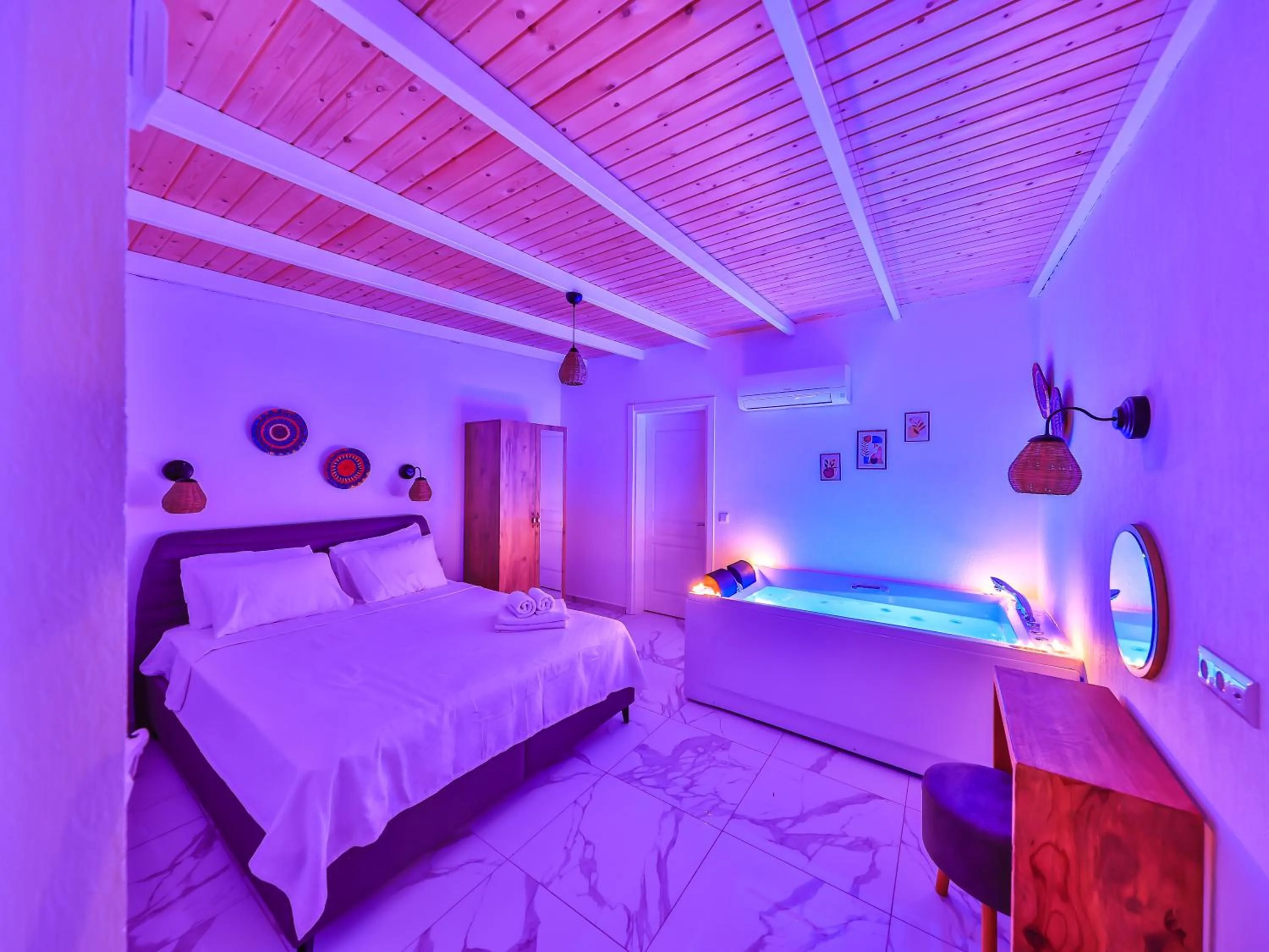 Photo of the whole room, Bed in Villa Ay