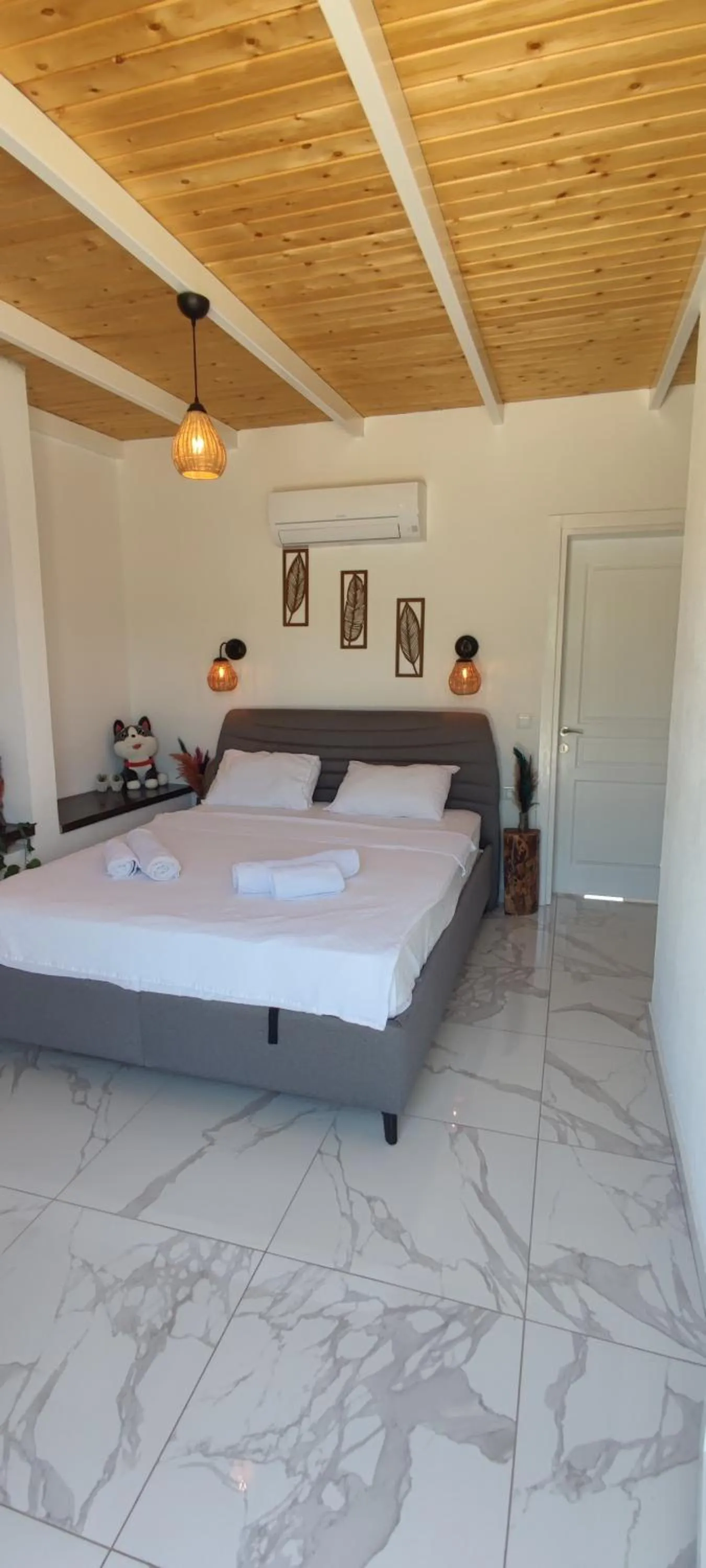 Bed in Villa Ay