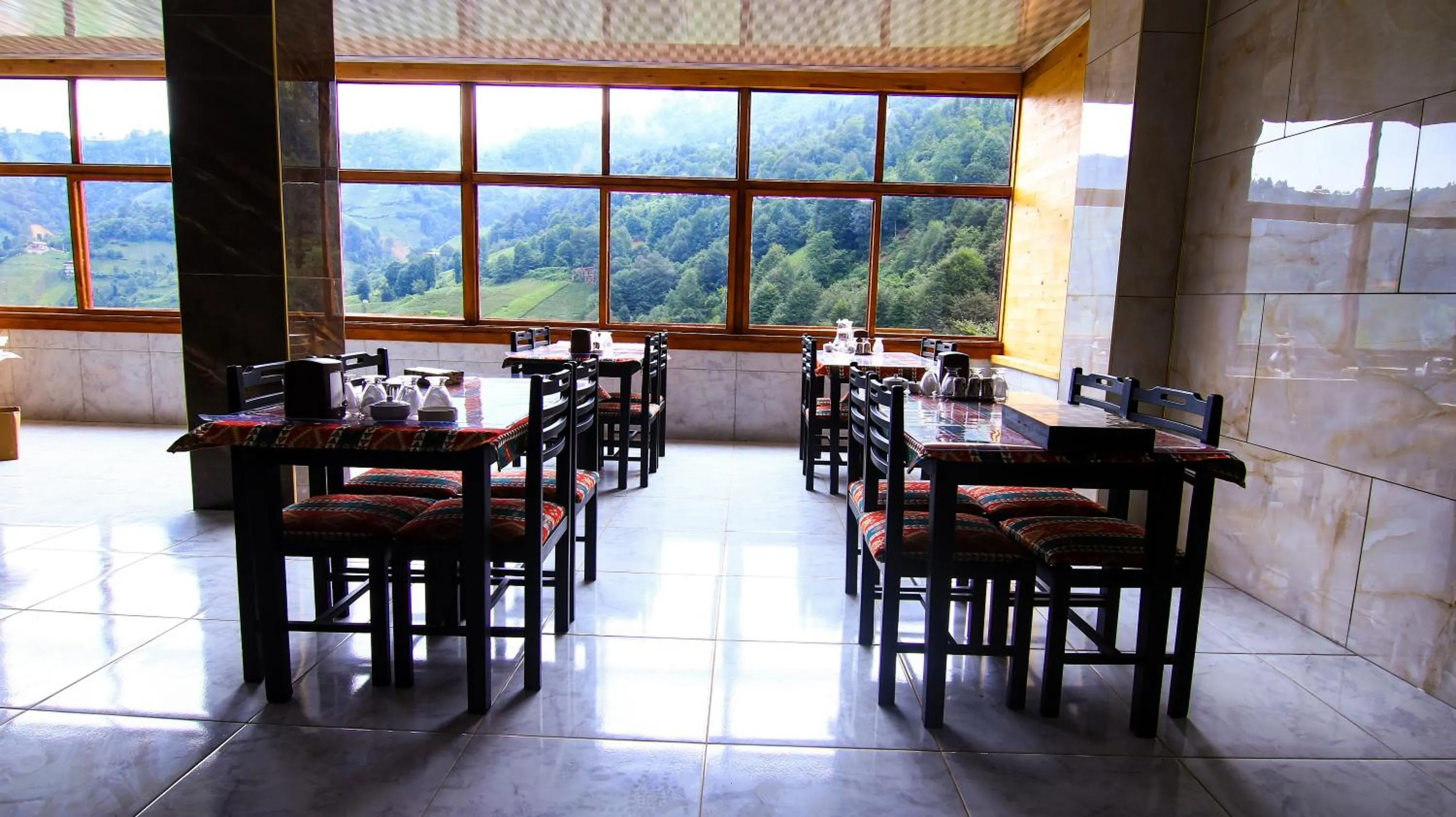 Restaurant/places to eat in Tercuman Suit Otel