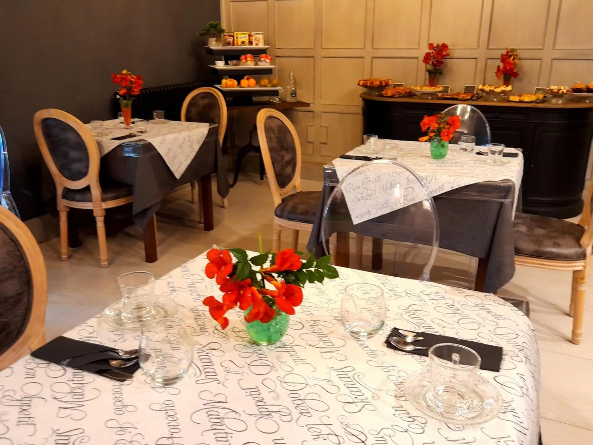 Food and drinks in Casona De La Pinta