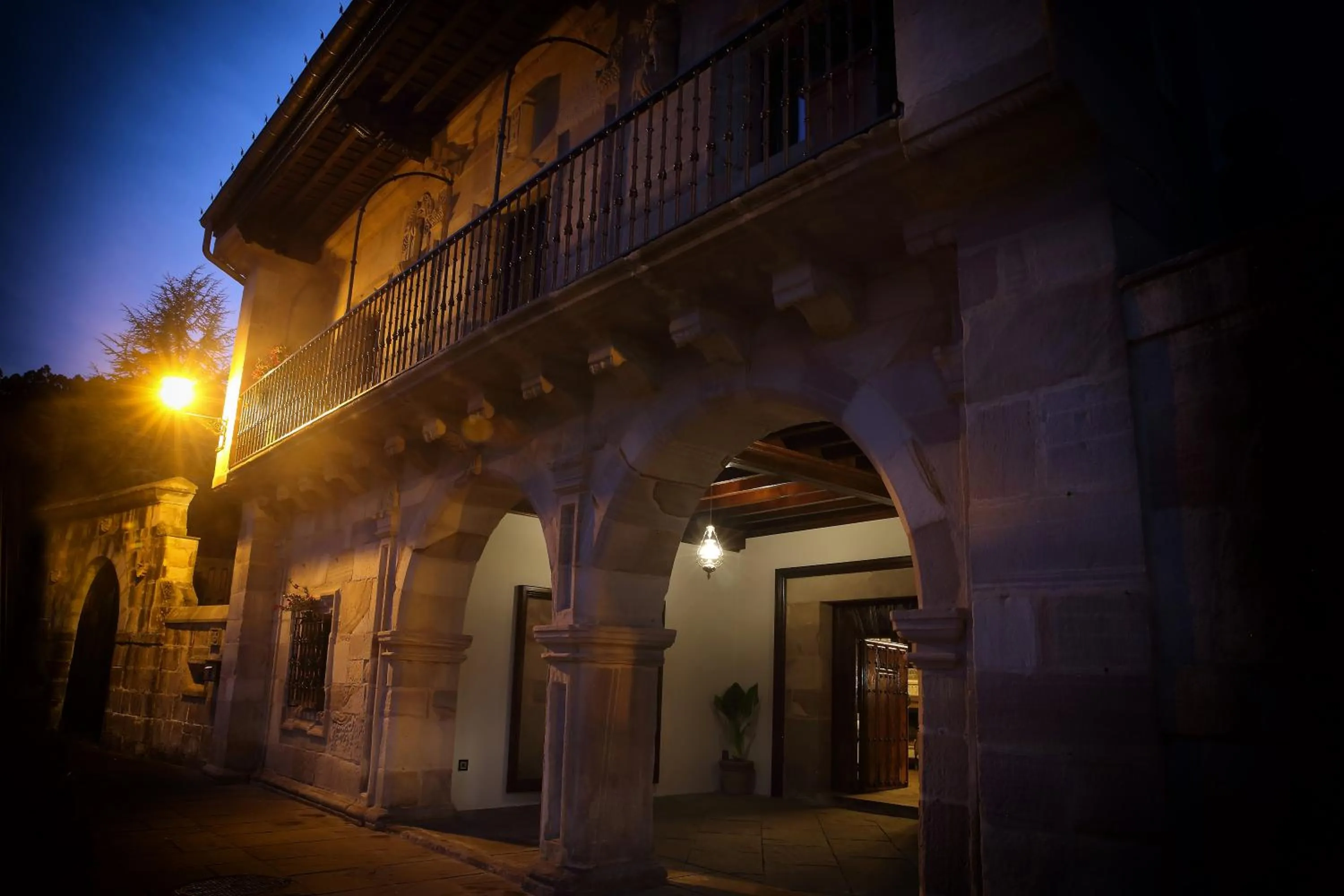 Property building in Casona De La Pinta
