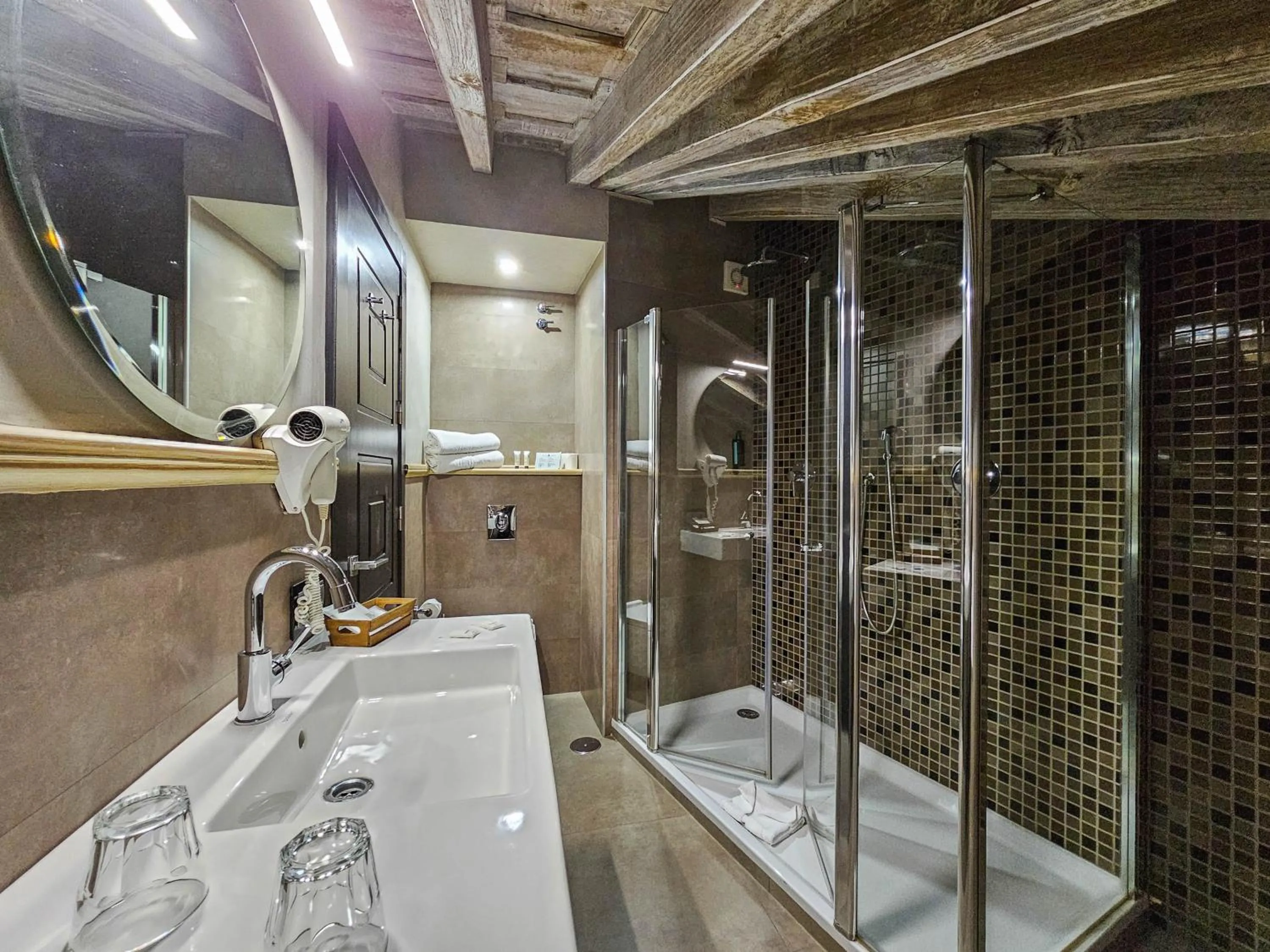 Shower in Casona De La Pinta