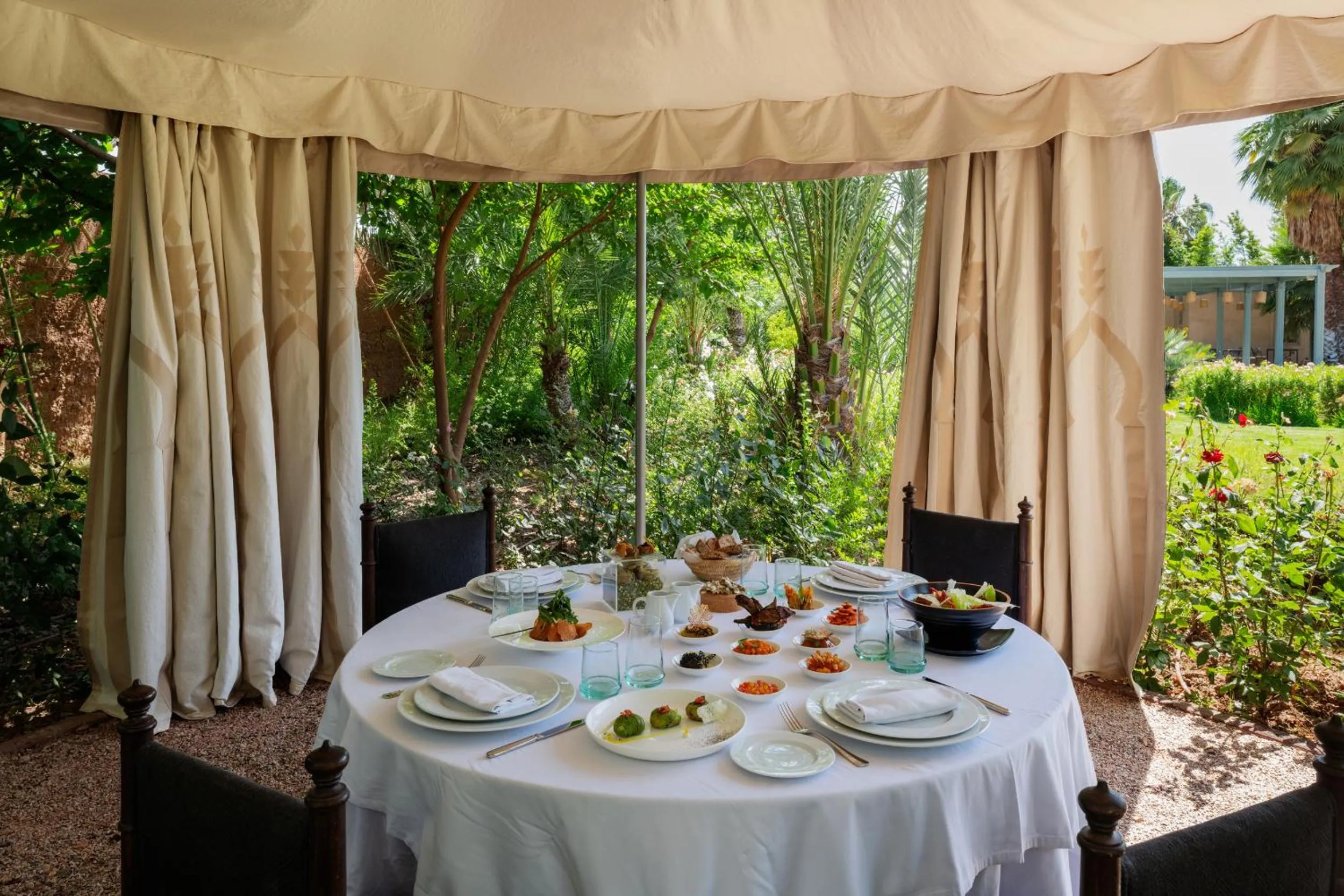 Restaurant/places to eat in Pavillon Terra Ababila en Exclusivité