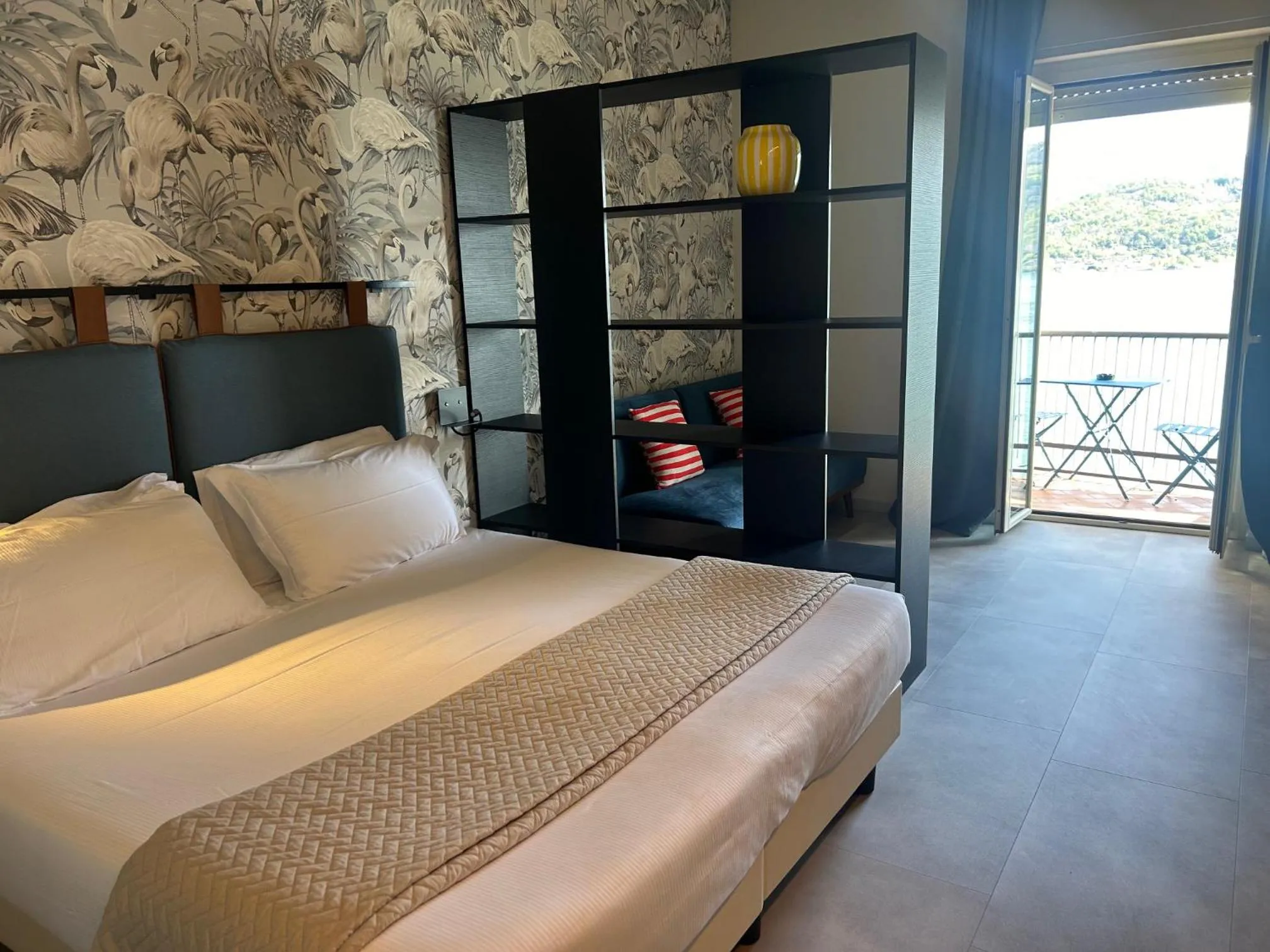 Bed in Hotel Carillon