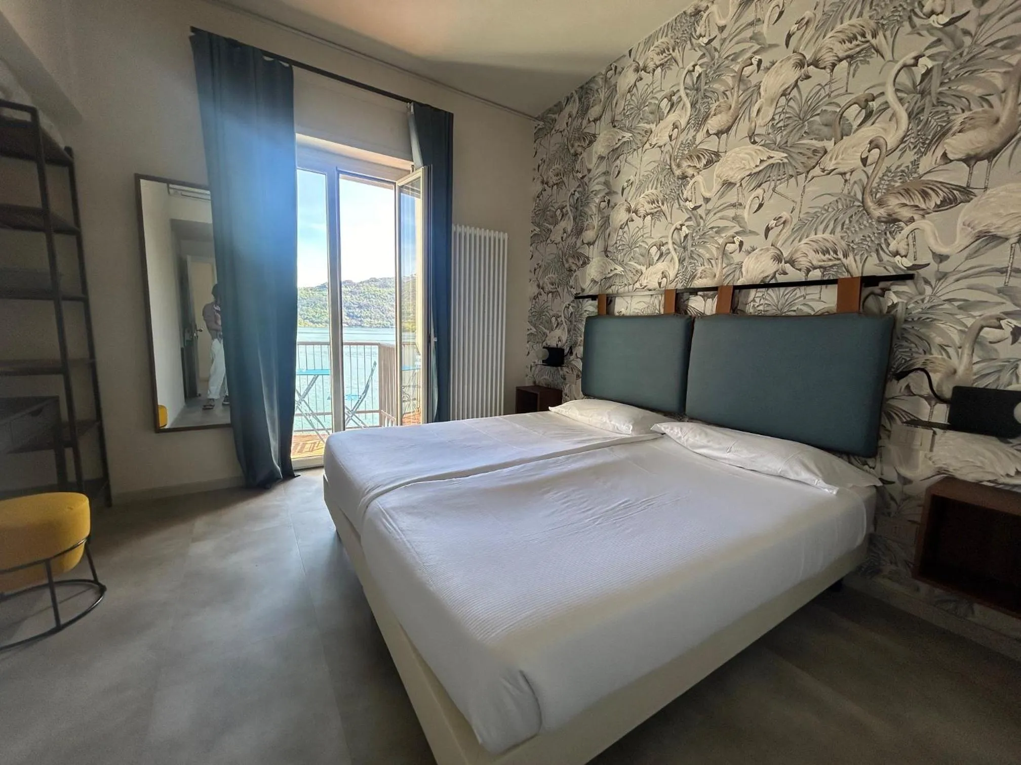 Bed in Hotel Carillon