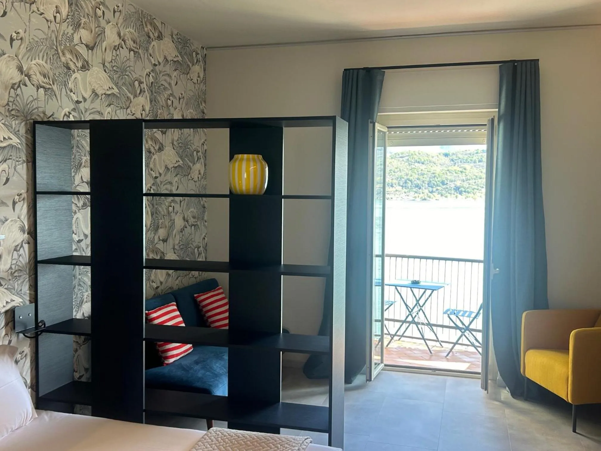 Bed in Hotel Carillon