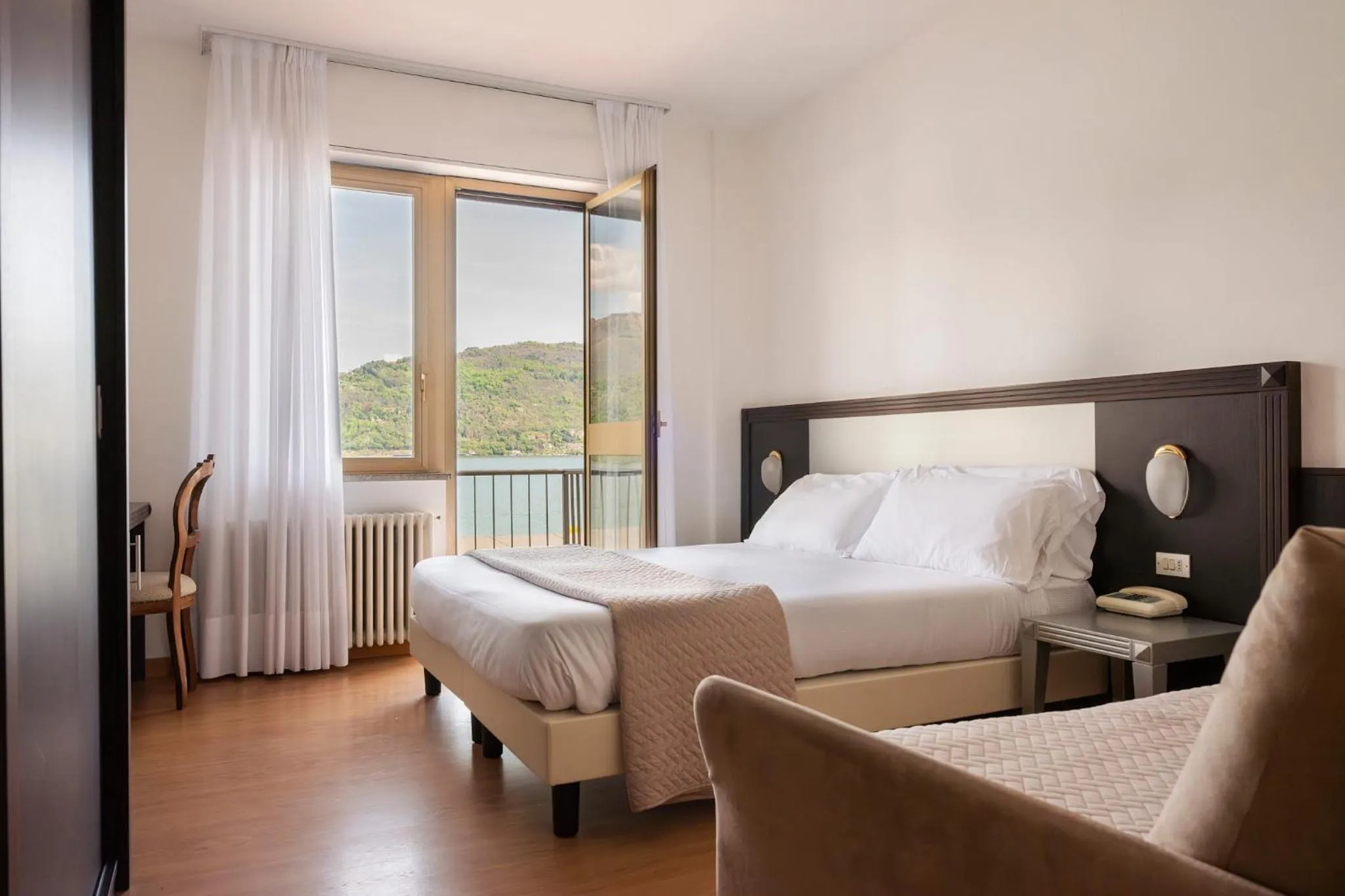 Bedroom, Bed in Hotel Carillon