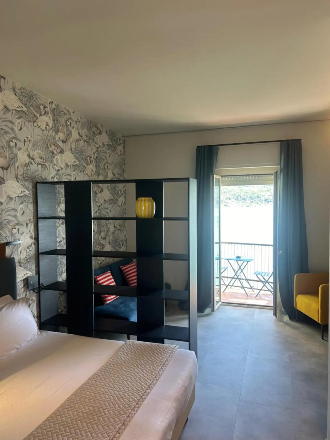 Bed in Hotel Carillon