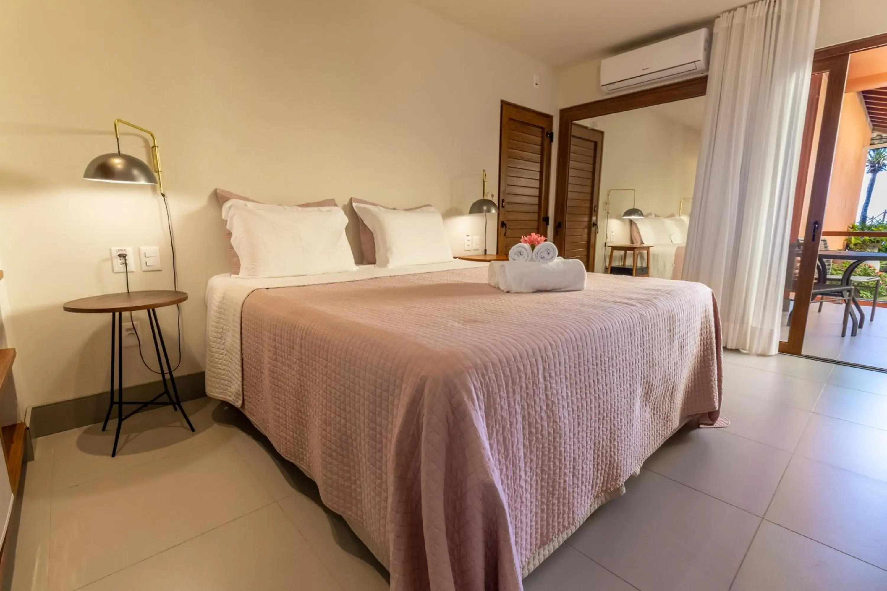 Master Room with Side Sea Veiw and Bathtub in Club do Balanço Pousada e Restaurante Master Room with Side Sea Veiw and Bathtub in Club do Balanço Pousada e Restaurante