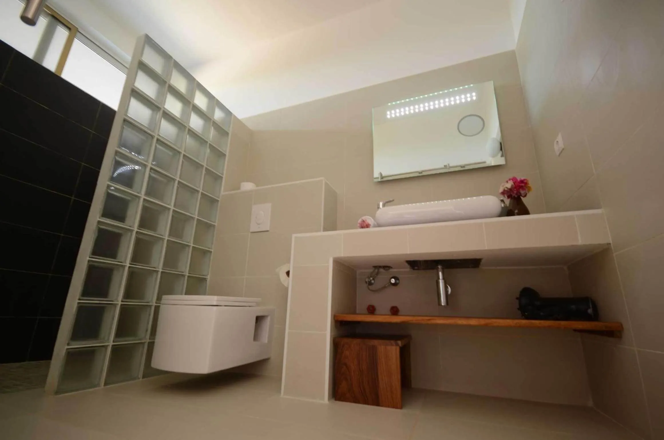 Bathroom in Leo's Beach Hotel - Adults Only