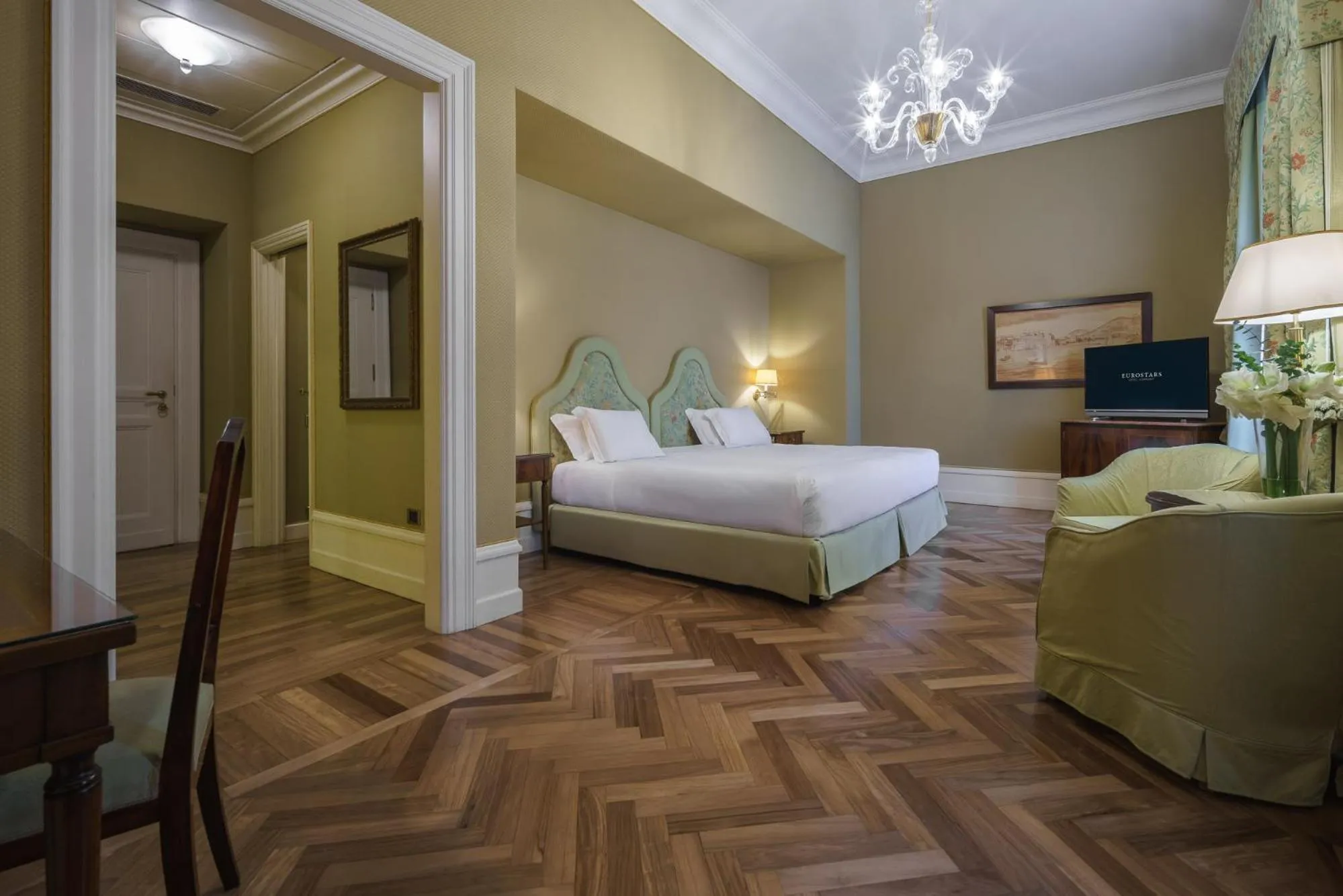 Photo of the whole room, Bed in Eurostars Hotel Excelsior