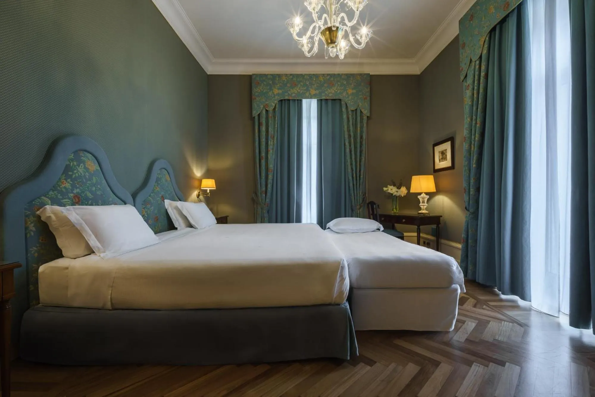 Photo of the whole room, Bed in Eurostars Hotel Excelsior
