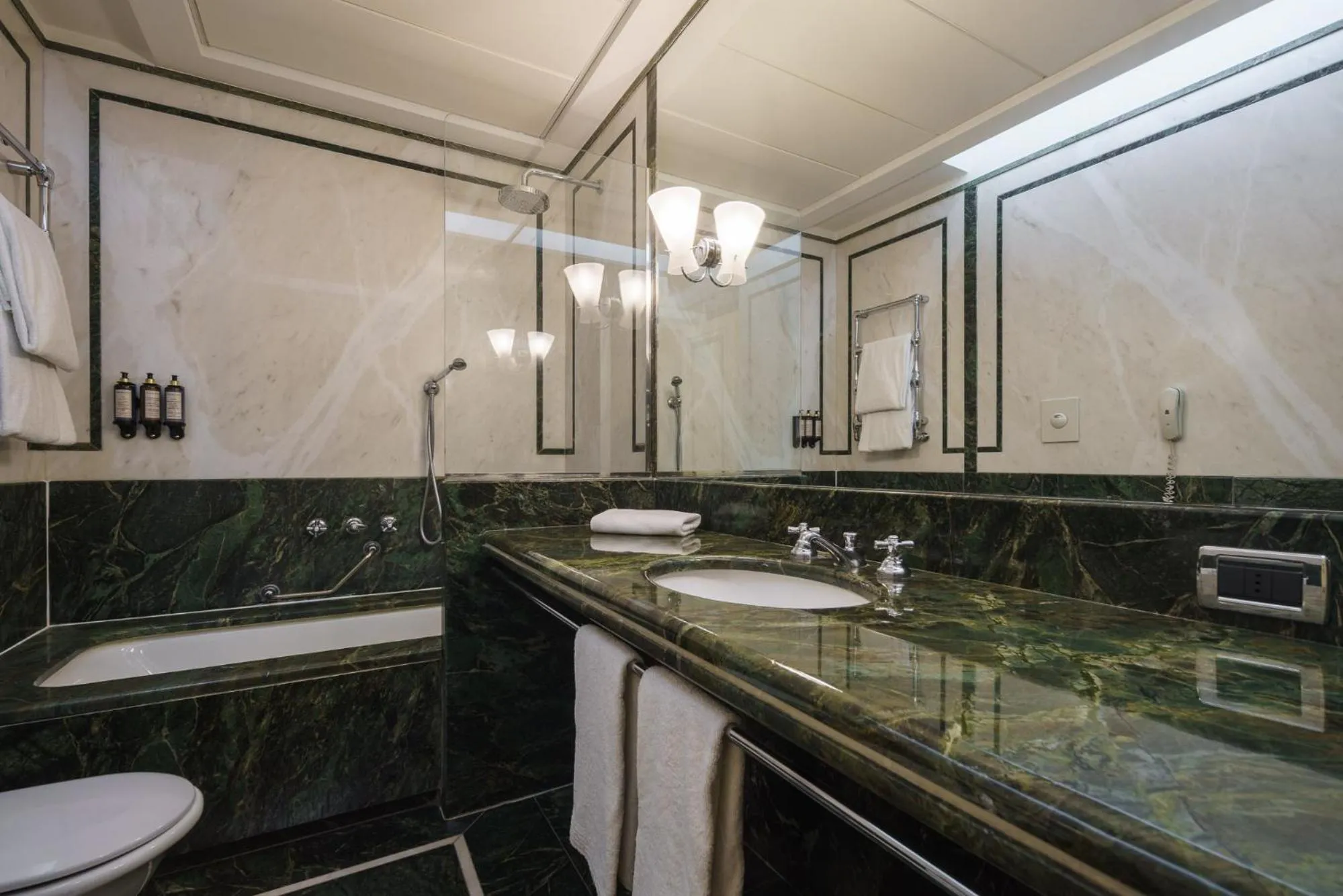 Bathroom in Eurostars Hotel Excelsior