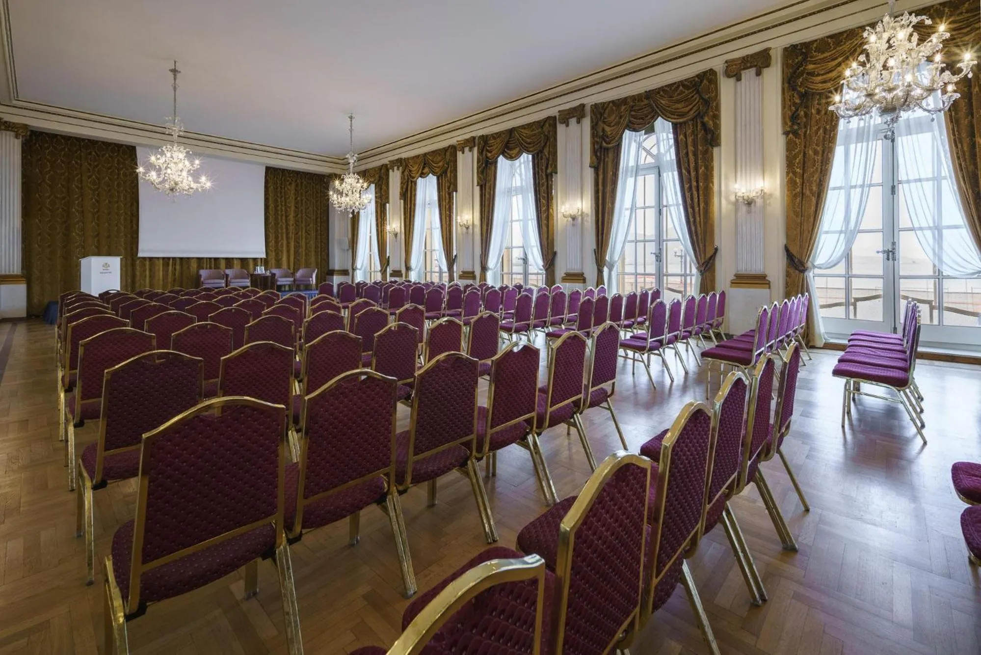 Meeting/conference room in Eurostars Hotel Excelsior