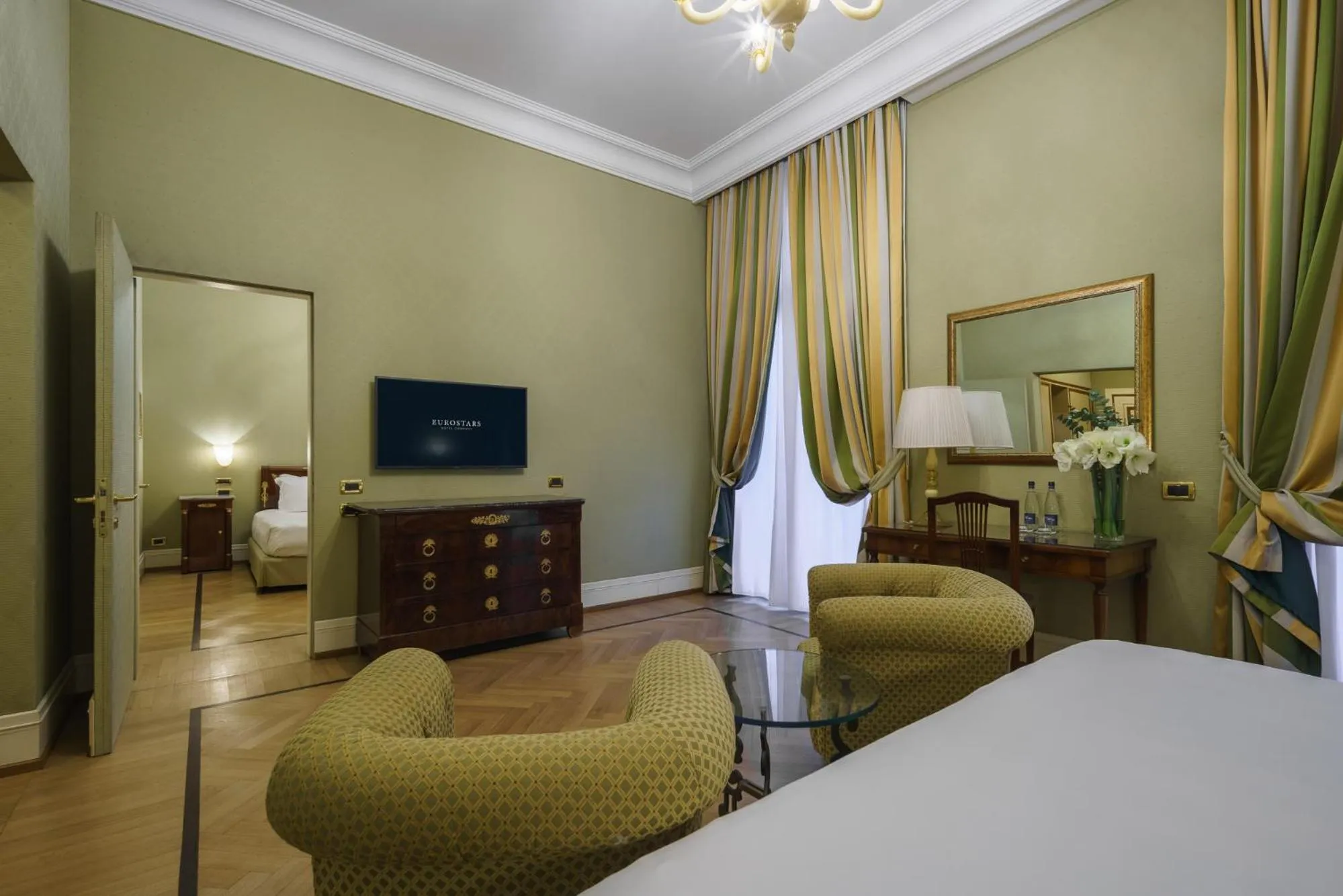 Photo of the whole room, Bed in Eurostars Hotel Excelsior