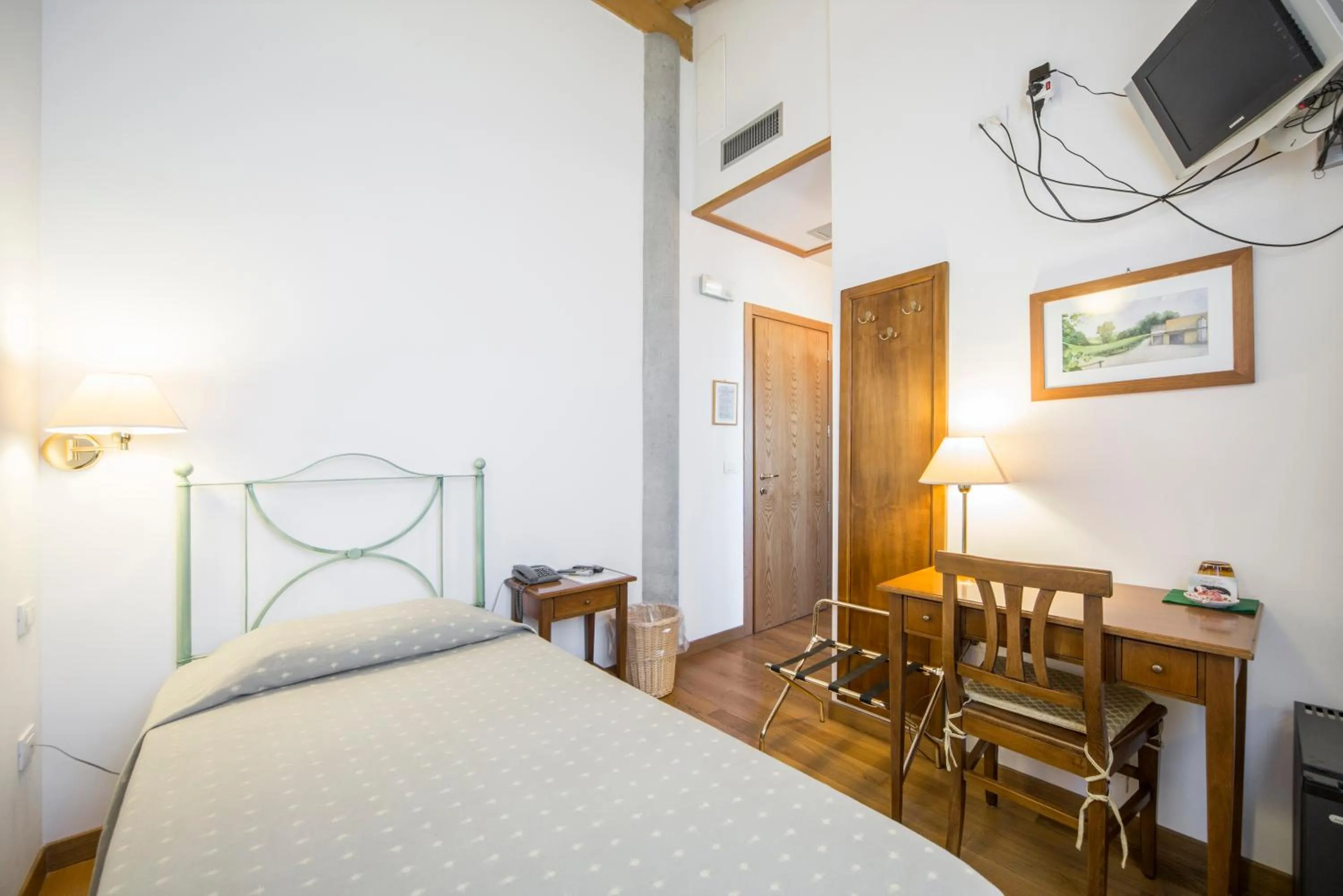 Photo of the whole room, Bed in Agriturismo Gaggioli Borgo Delle Vigne
